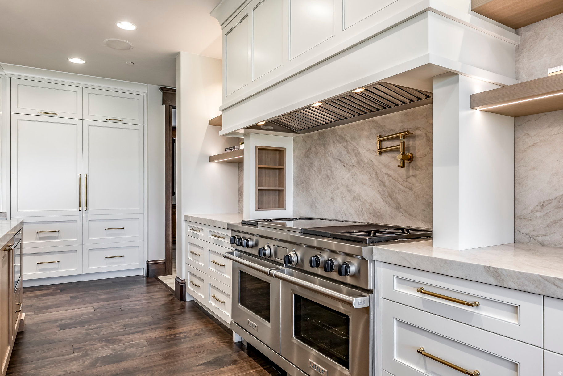 OAKLEY TOWN (BOULDERVILLE) - Residential