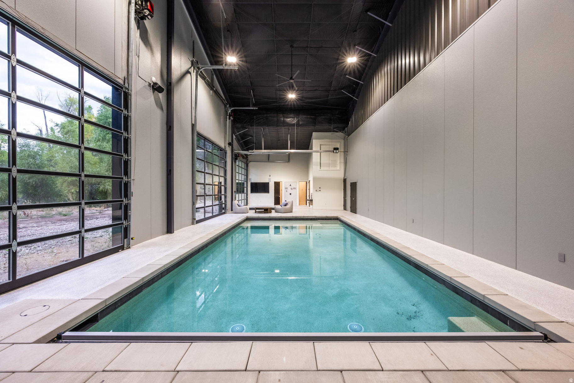 OAKLEY TOWN (BOULDERVILLE) - Residential