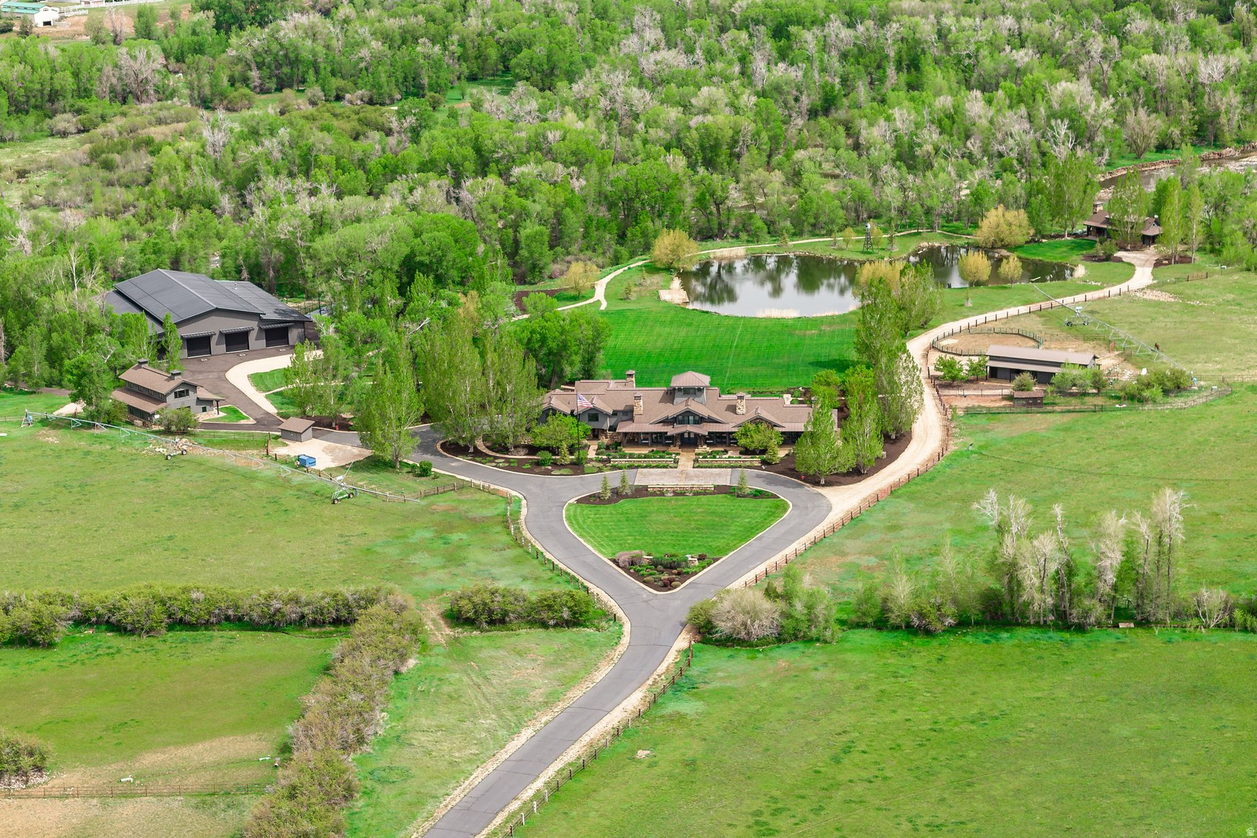 OAKLEY TOWN (BOULDERVILLE) - Residential