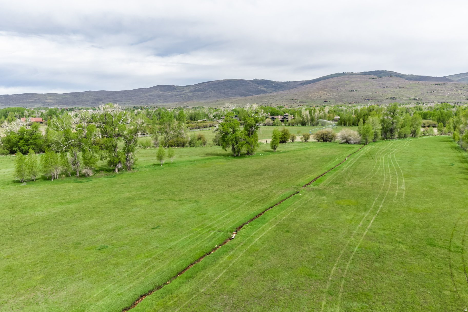 OAKLEY TOWN (BOULDERVILLE) - Residential