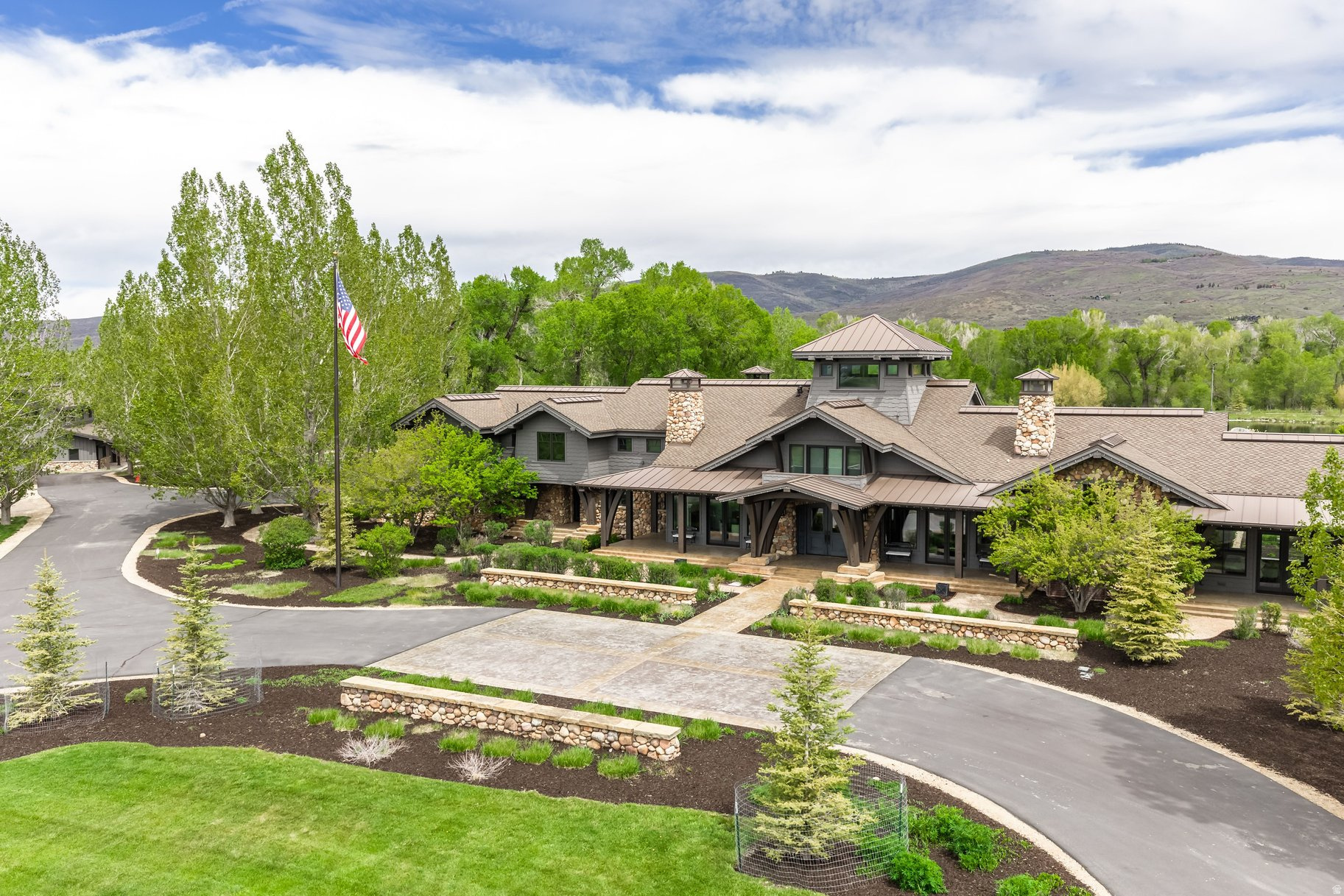 OAKLEY TOWN (BOULDERVILLE) - Residential