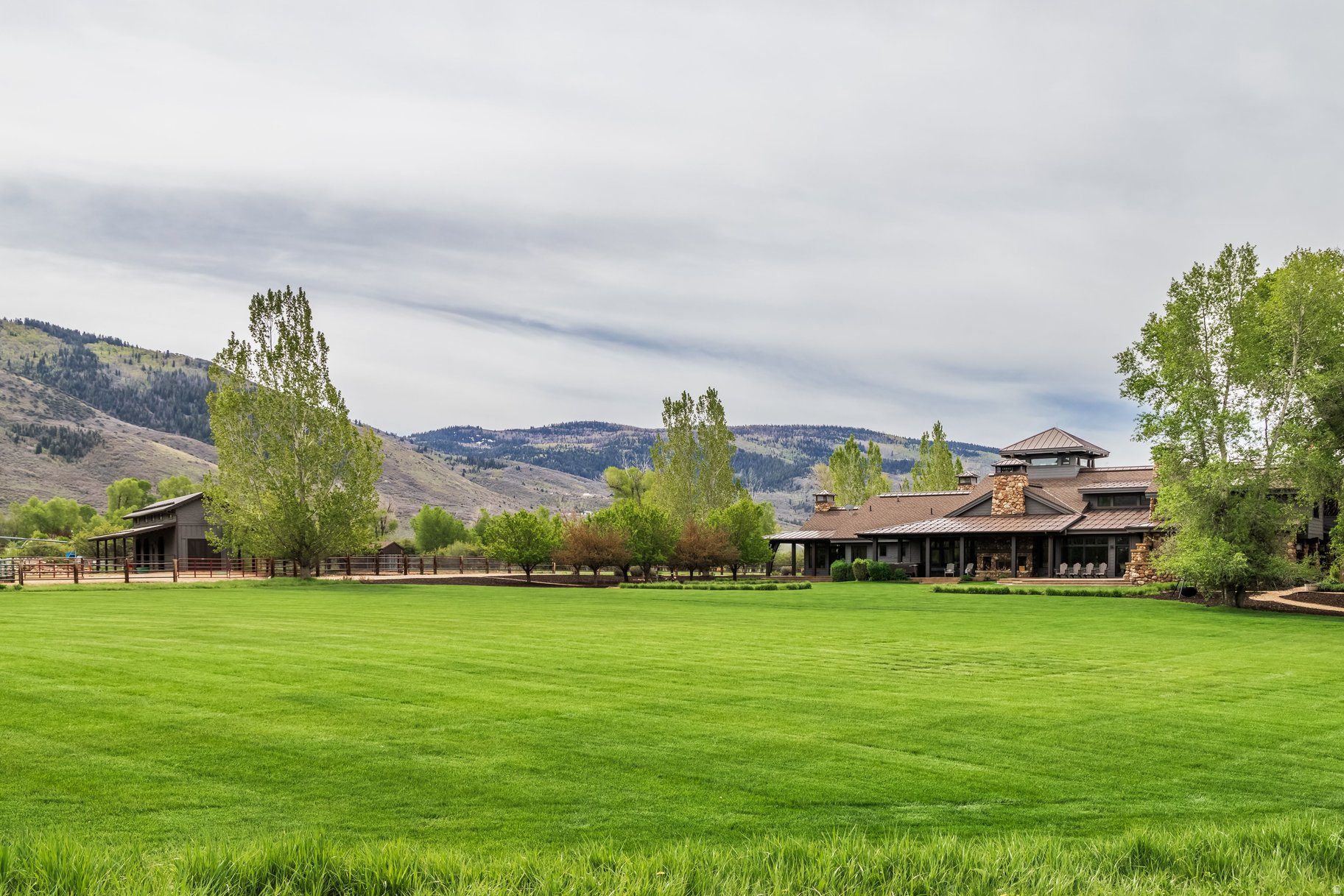 OAKLEY TOWN (BOULDERVILLE) - Residential
