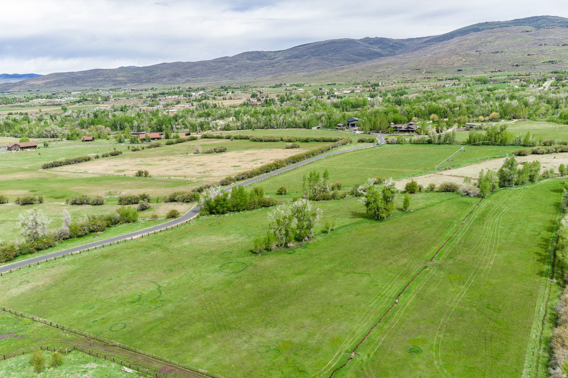 OAKLEY TOWN (BOULDERVILLE) - Residential