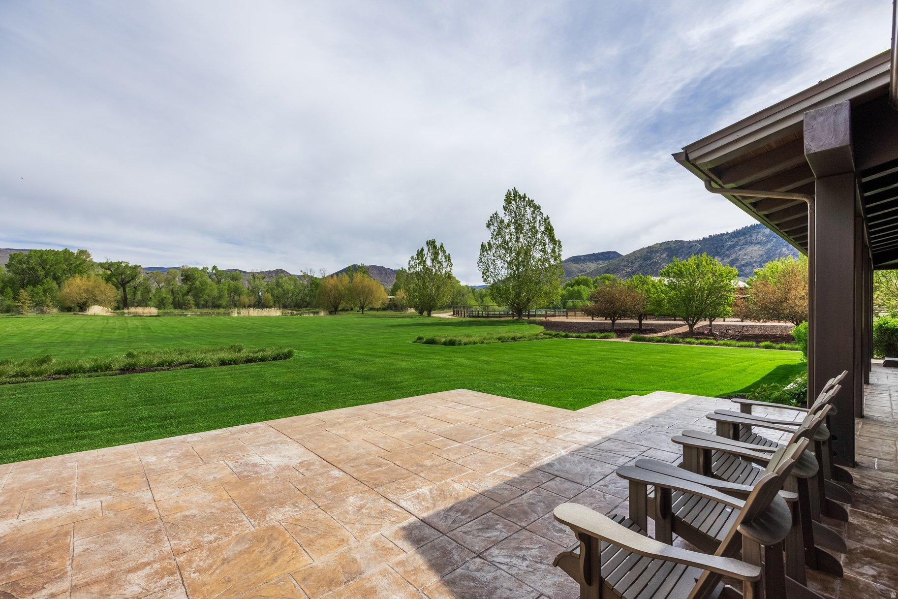 OAKLEY TOWN (BOULDERVILLE) - Residential