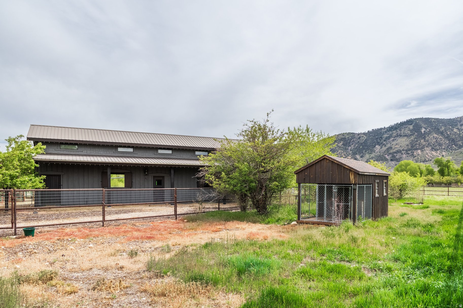 OAKLEY TOWN (BOULDERVILLE) - Residential