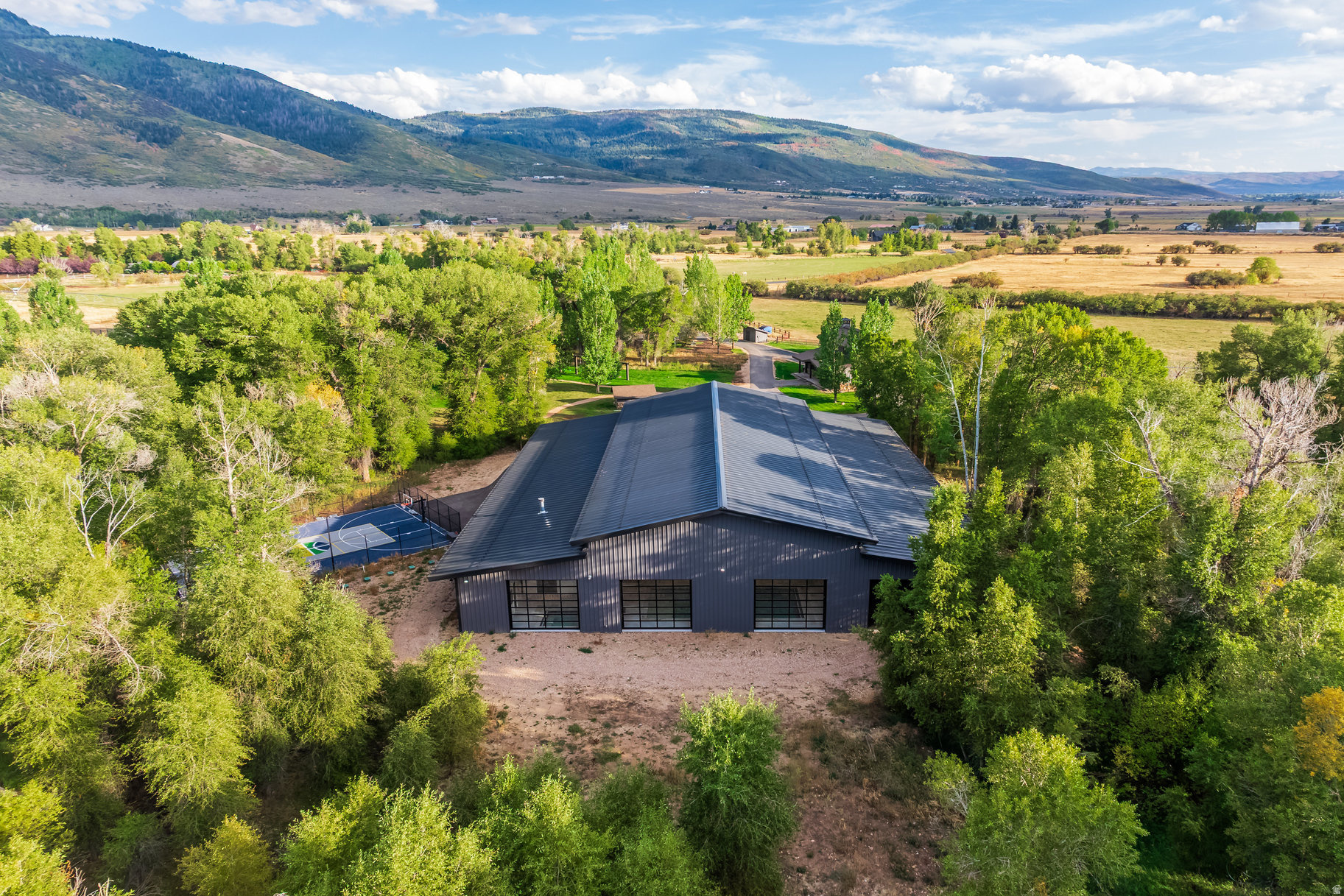 OAKLEY TOWN (BOULDERVILLE) - Residential