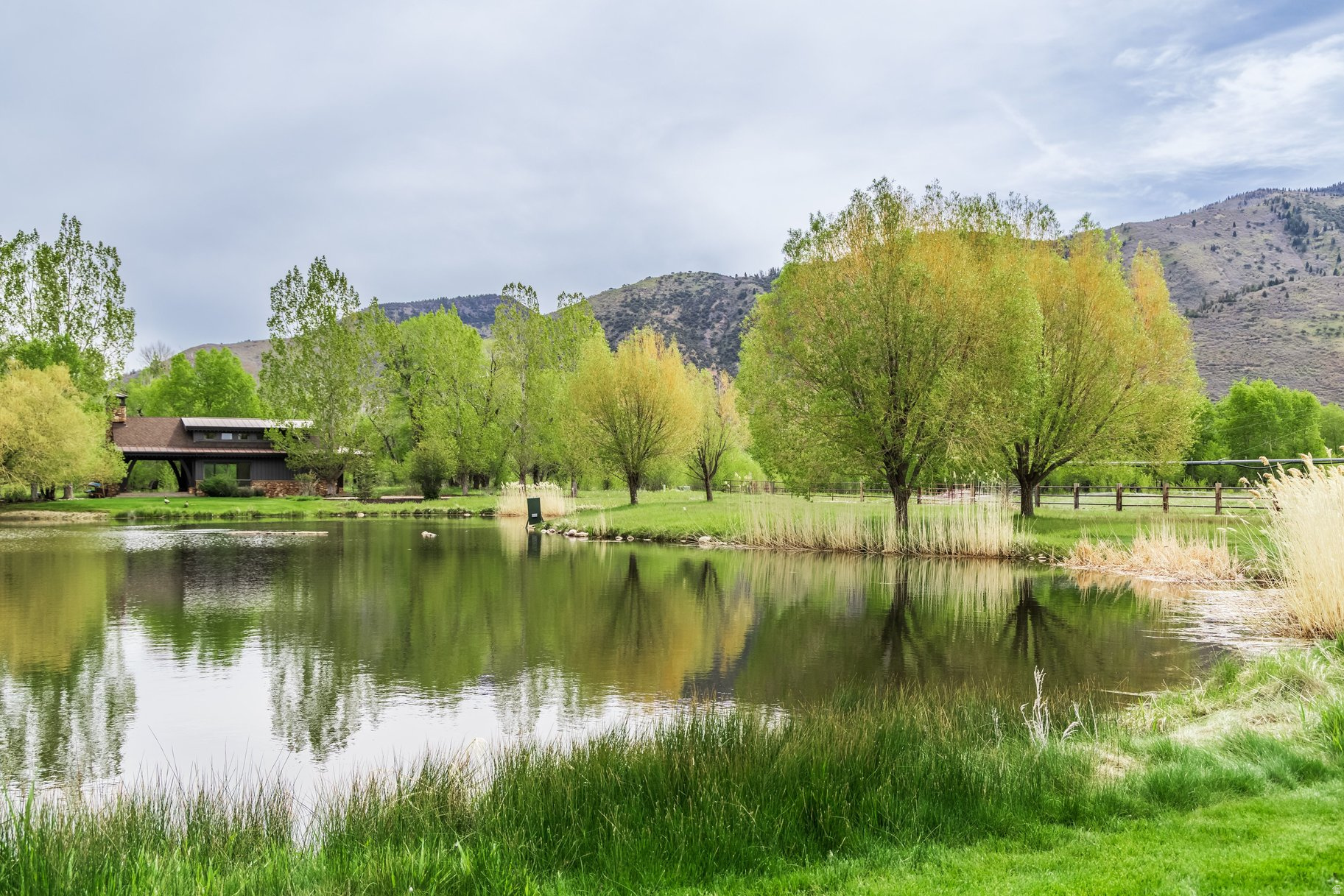 OAKLEY TOWN (BOULDERVILLE) - Residential