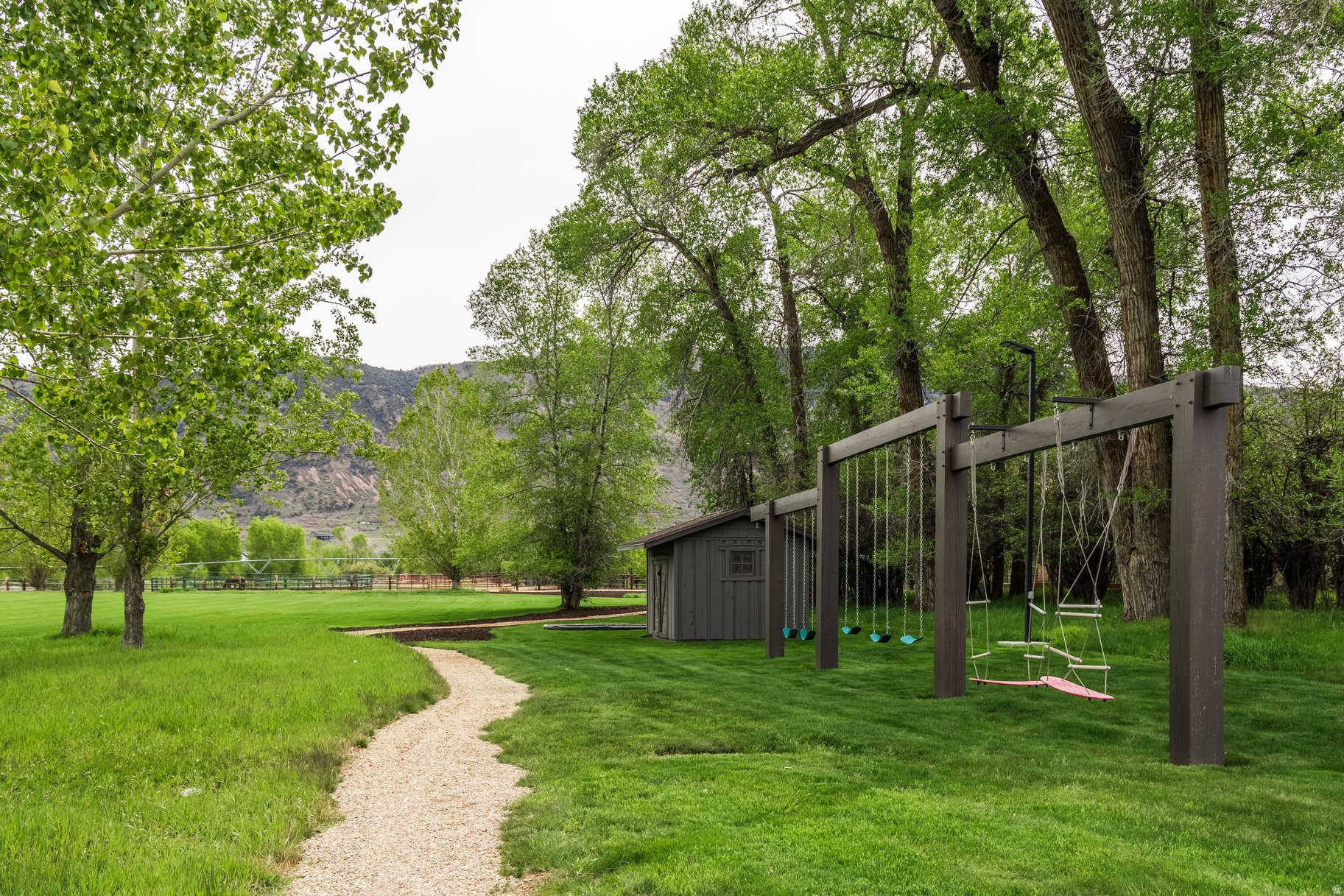 OAKLEY TOWN (BOULDERVILLE) - Residential
