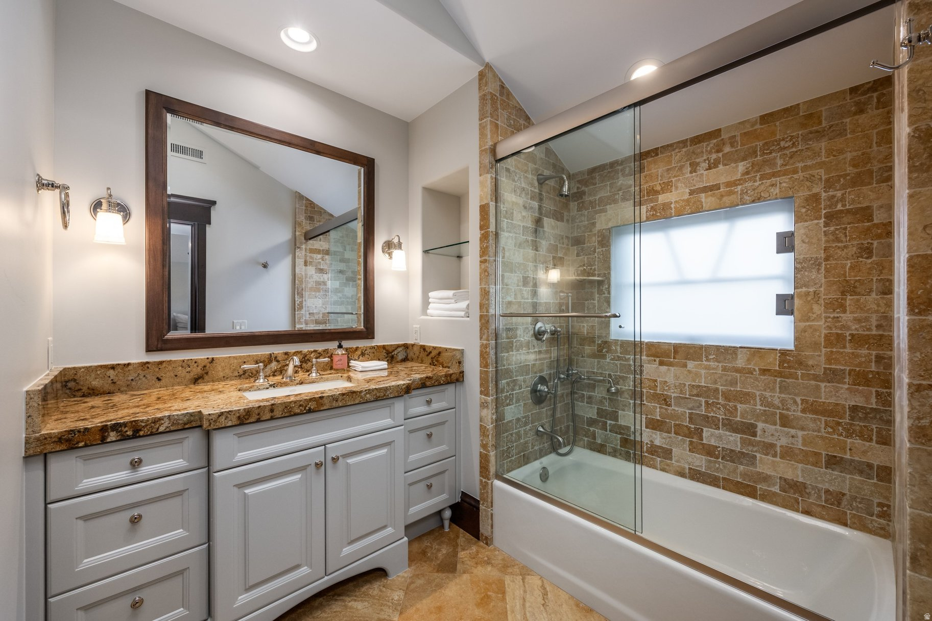 OAKLEY TOWN (BOULDERVILLE) - Residential