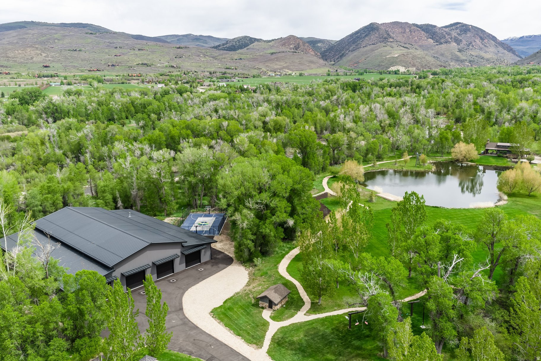 OAKLEY TOWN (BOULDERVILLE) - Residential