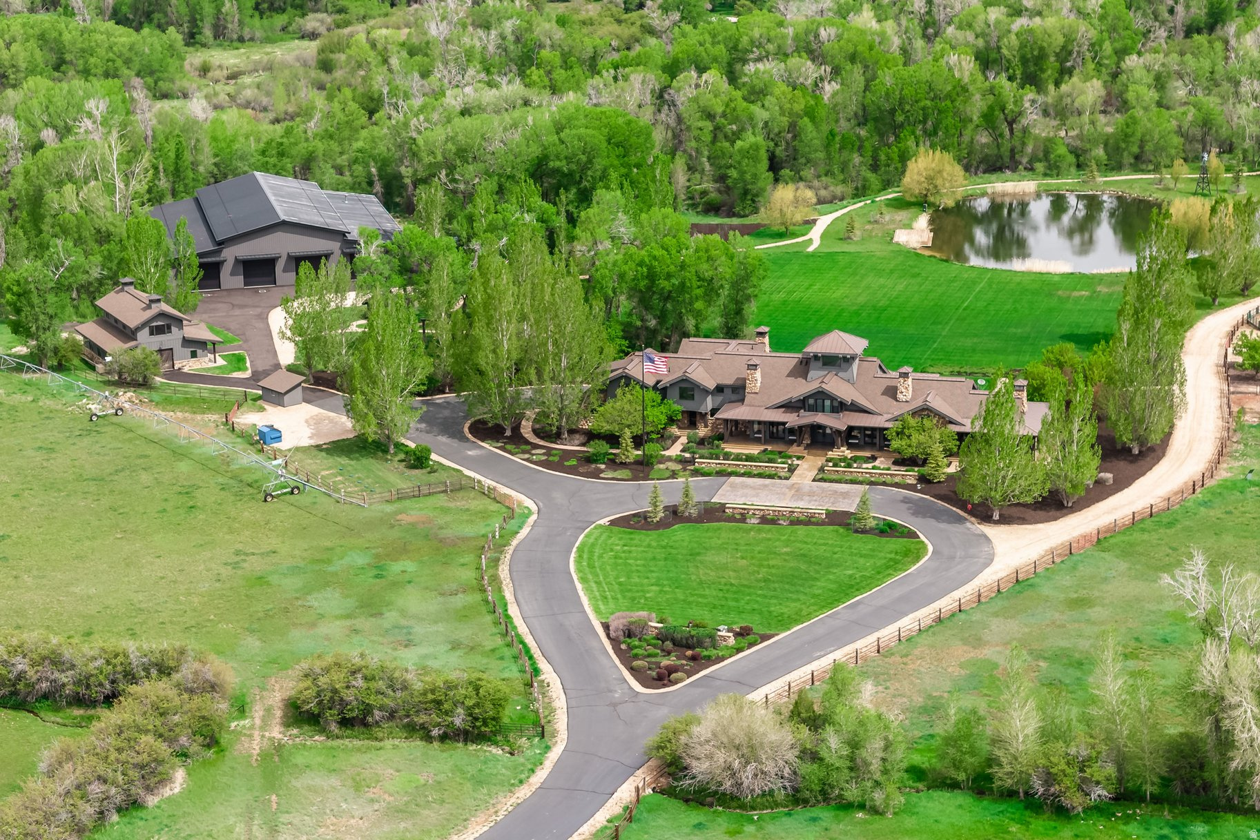 OAKLEY TOWN (BOULDERVILLE) - Residential