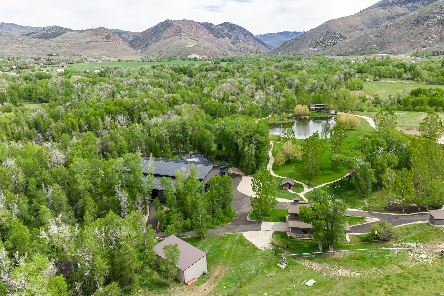 OAKLEY TOWN (BOULDERVILLE) - Residential