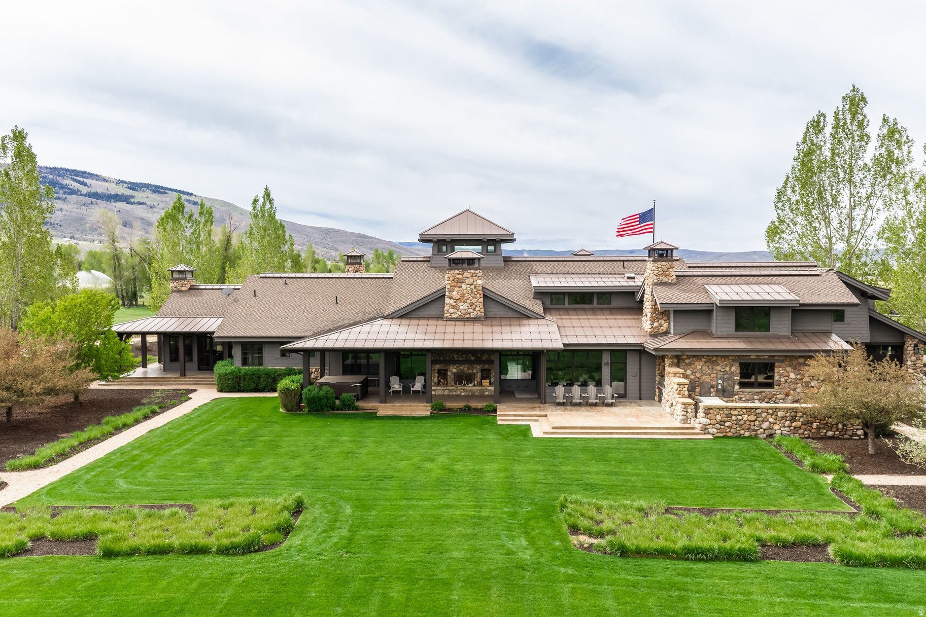 OAKLEY TOWN (BOULDERVILLE) - Residential