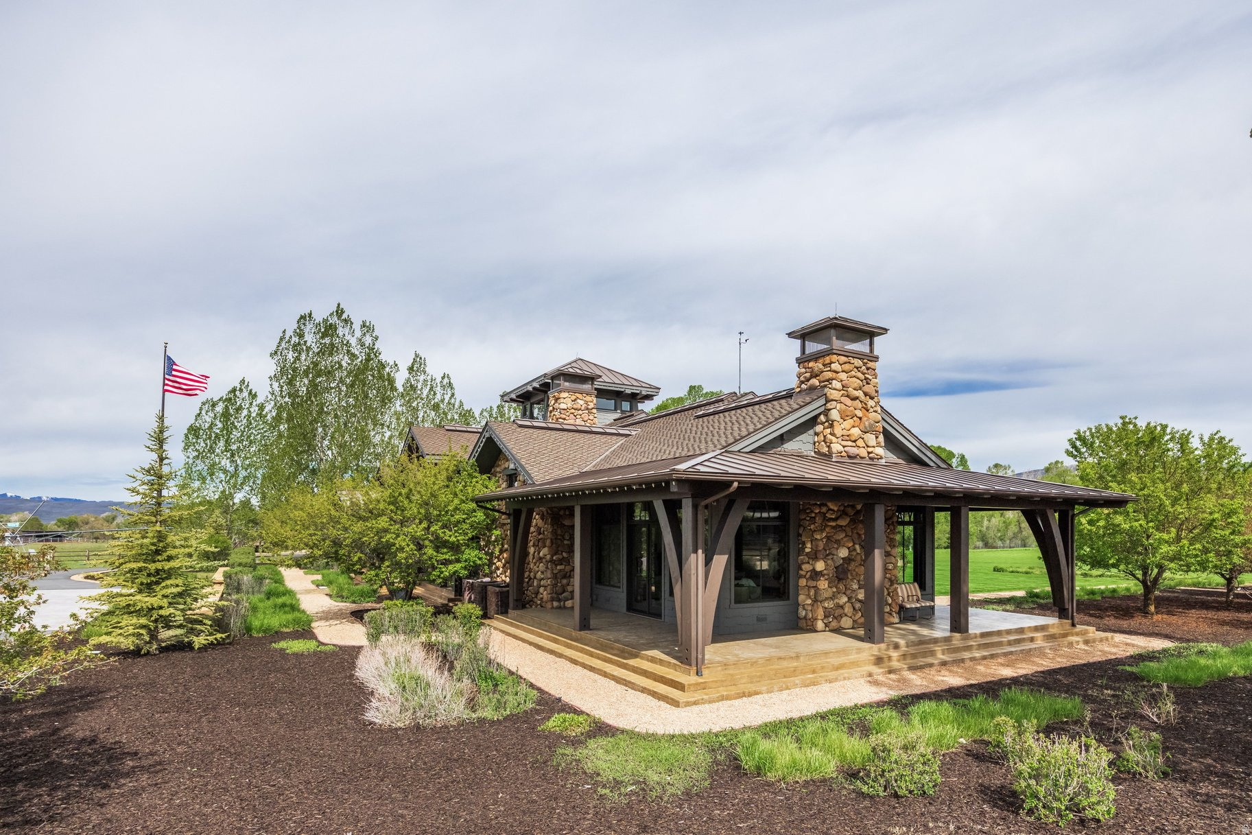 OAKLEY TOWN (BOULDERVILLE) - Residential