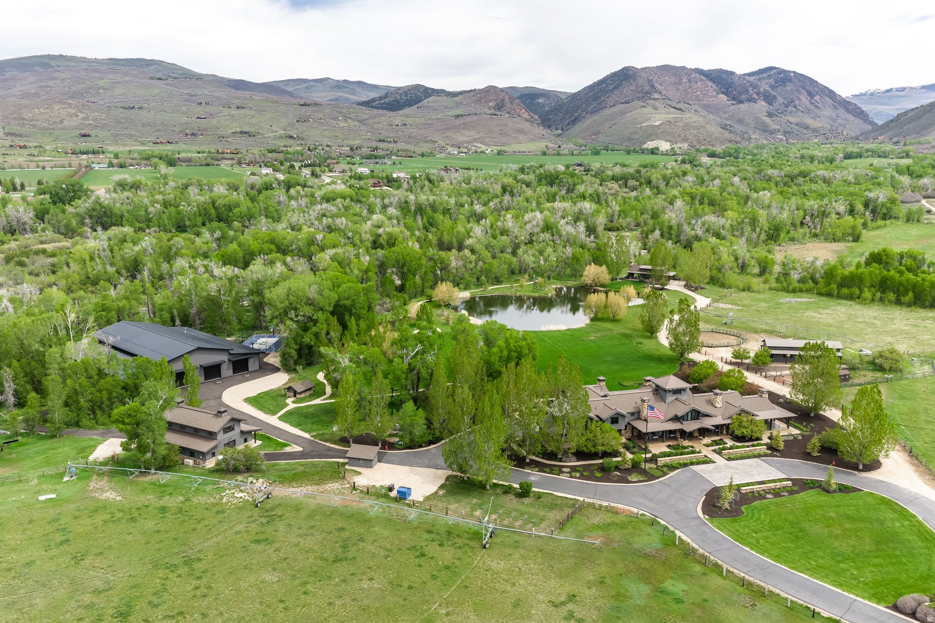 OAKLEY TOWN (BOULDERVILLE) - Residential