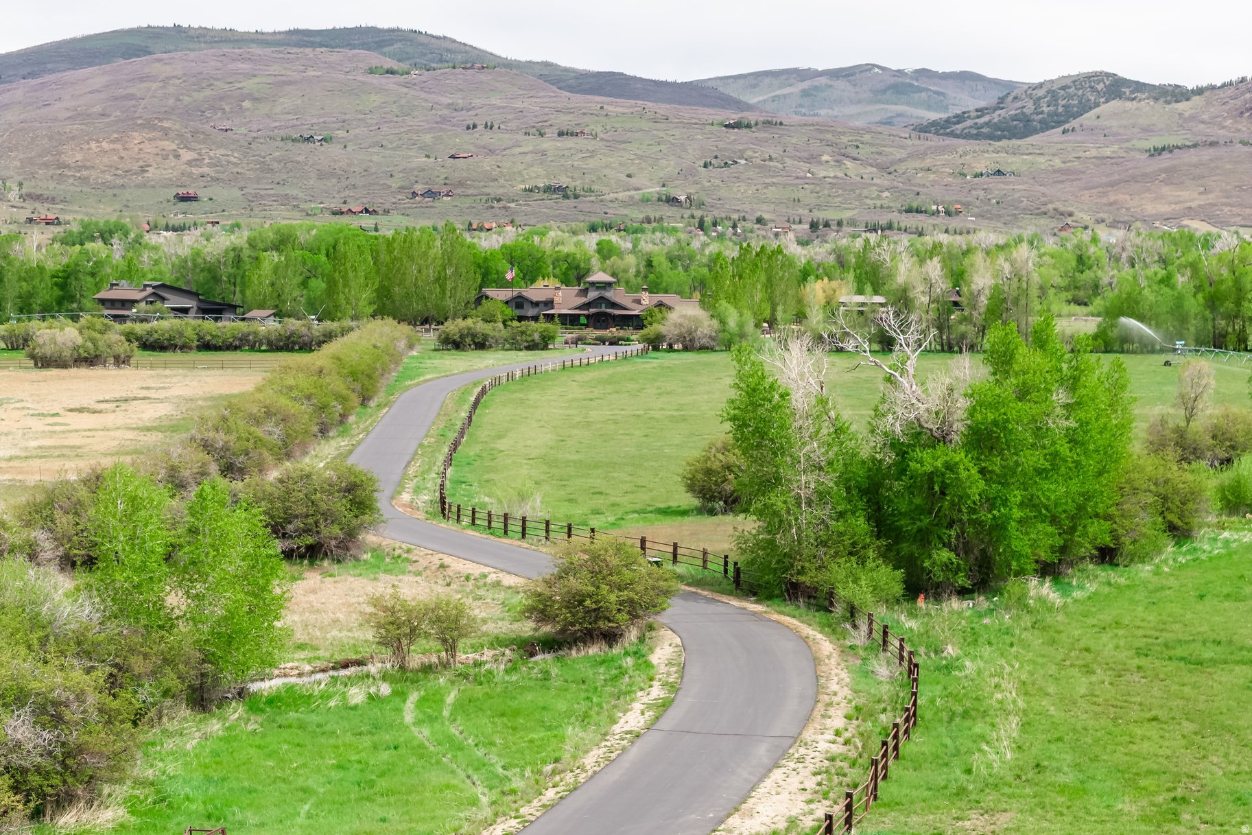 OAKLEY TOWN (BOULDERVILLE) - Residential