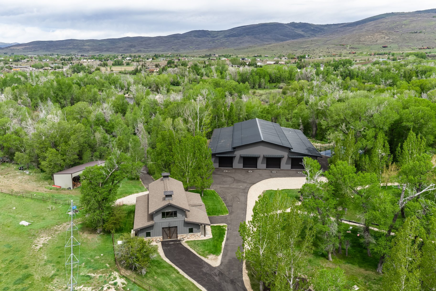 OAKLEY TOWN (BOULDERVILLE) - Residential