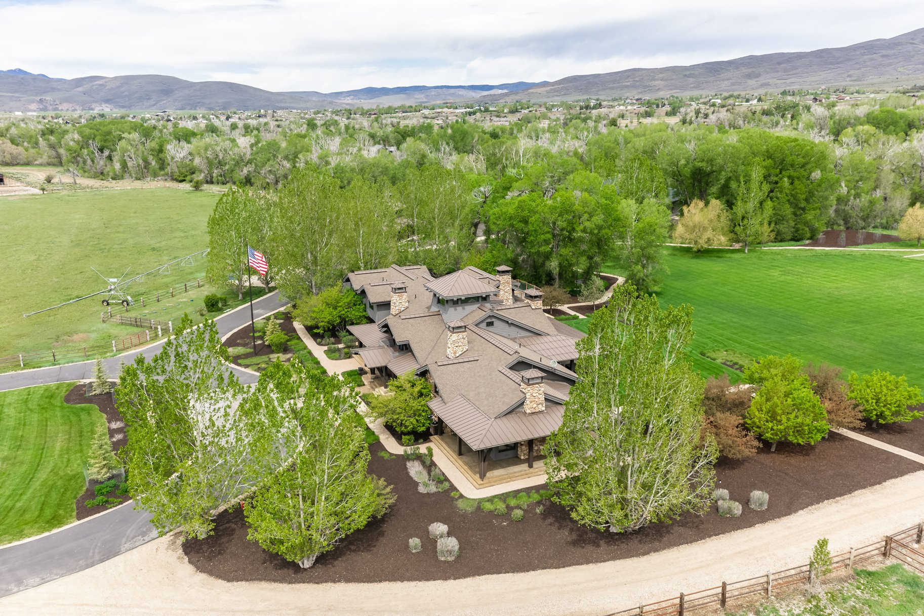 OAKLEY TOWN (BOULDERVILLE) - Residential