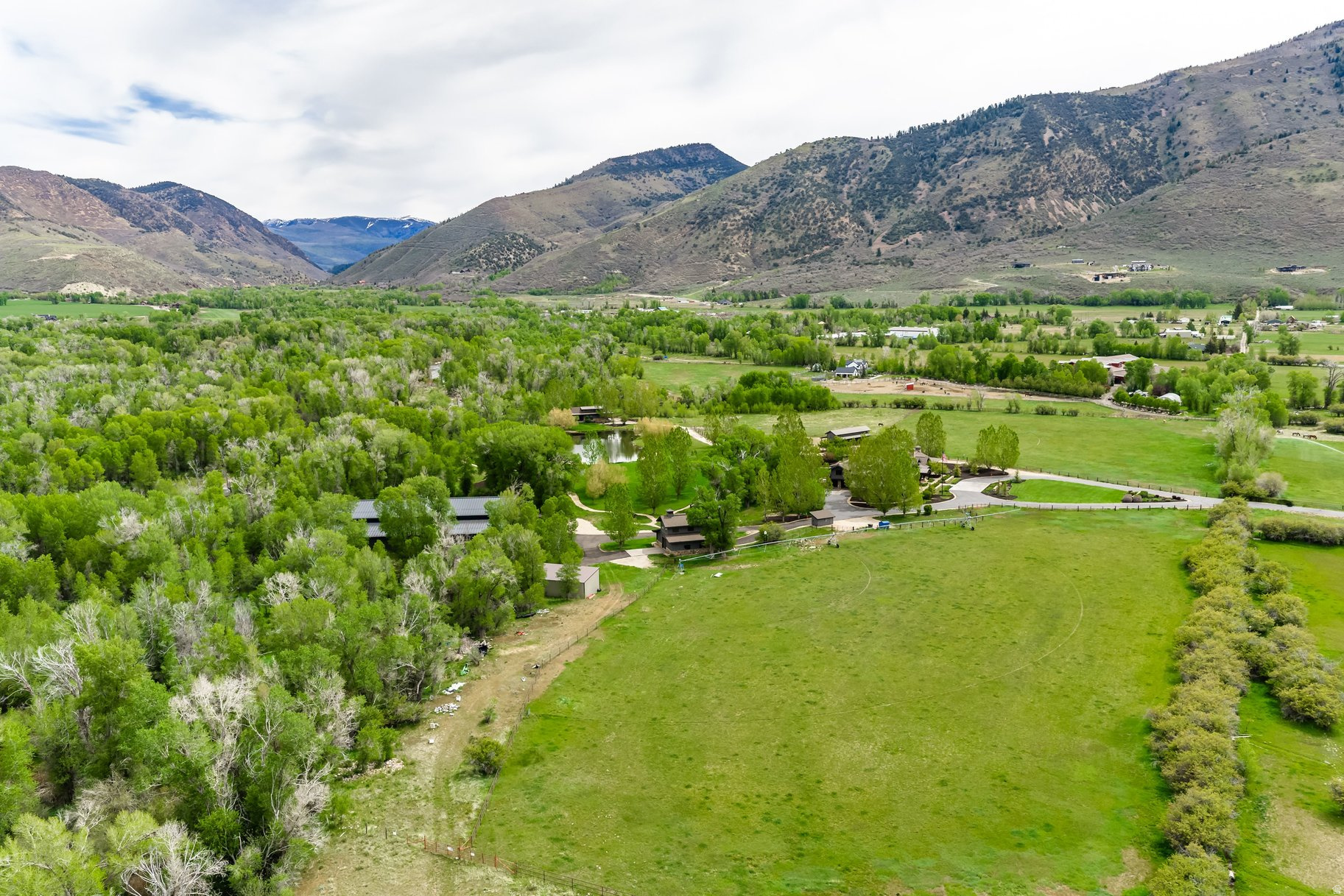 OAKLEY TOWN (BOULDERVILLE) - Residential