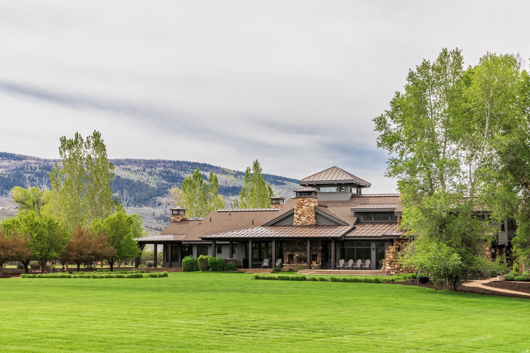 OAKLEY TOWN (BOULDERVILLE) - Residential