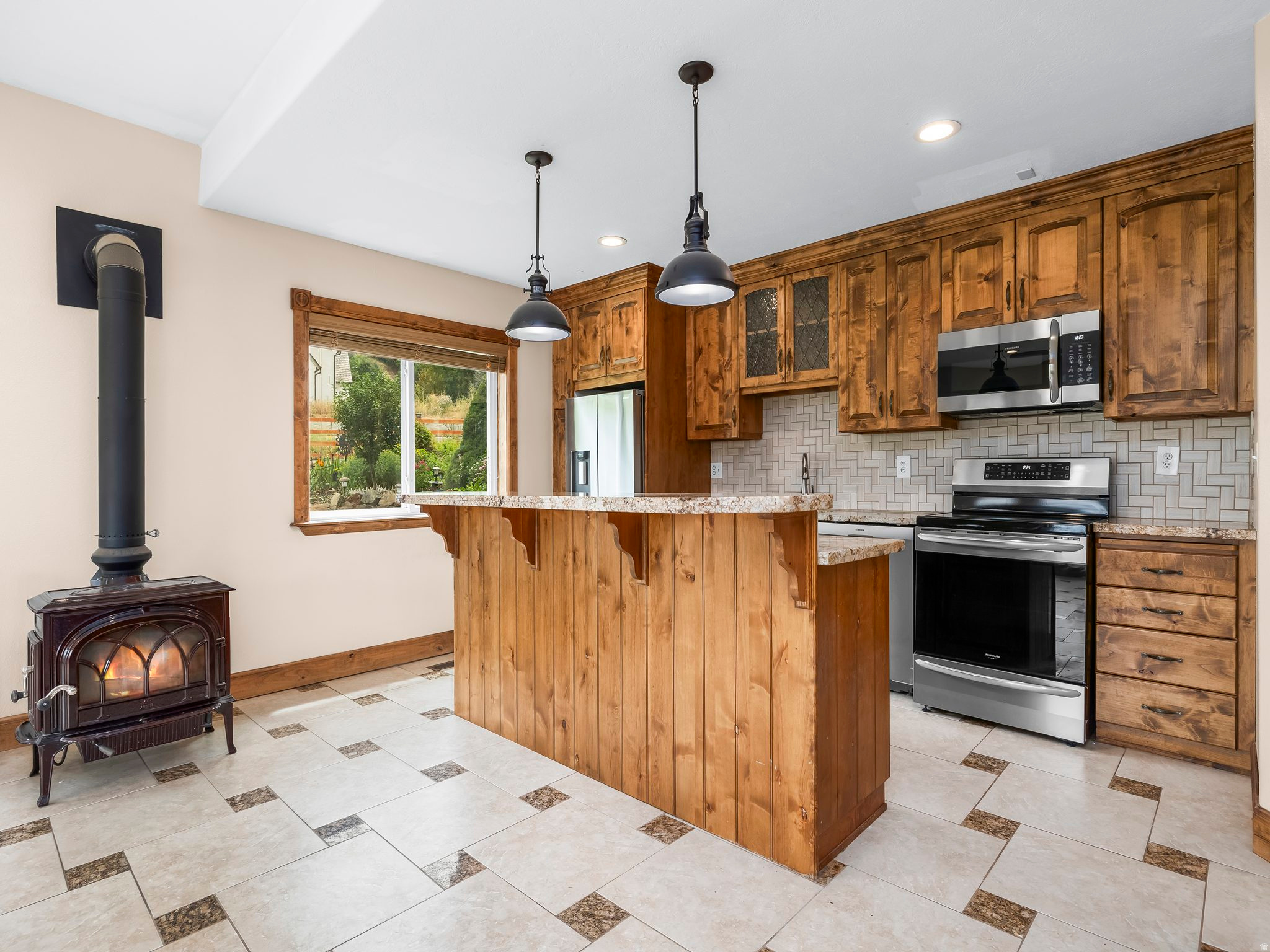 MAPLETON POND - Residential