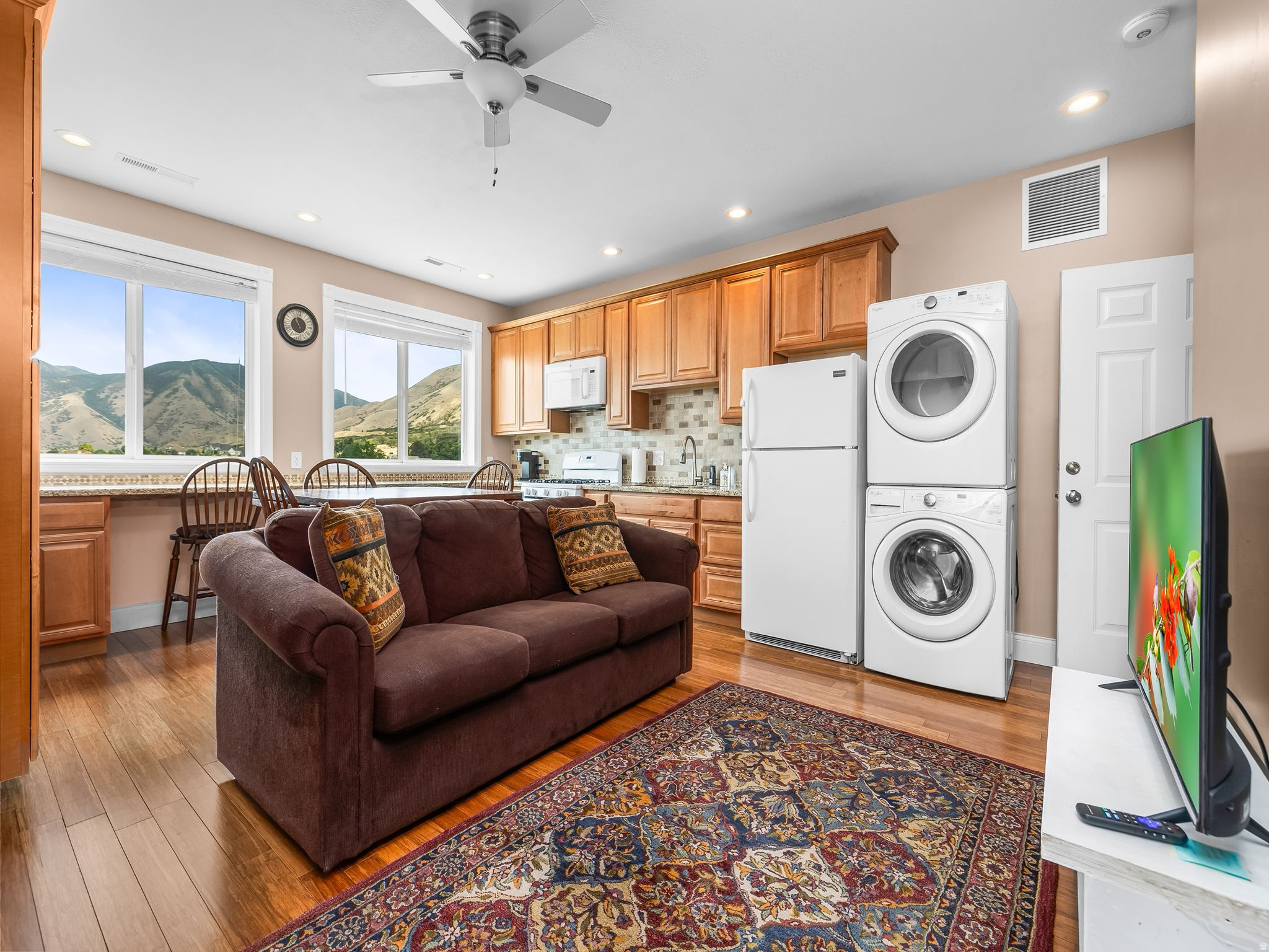 MAPLETON POND - Residential