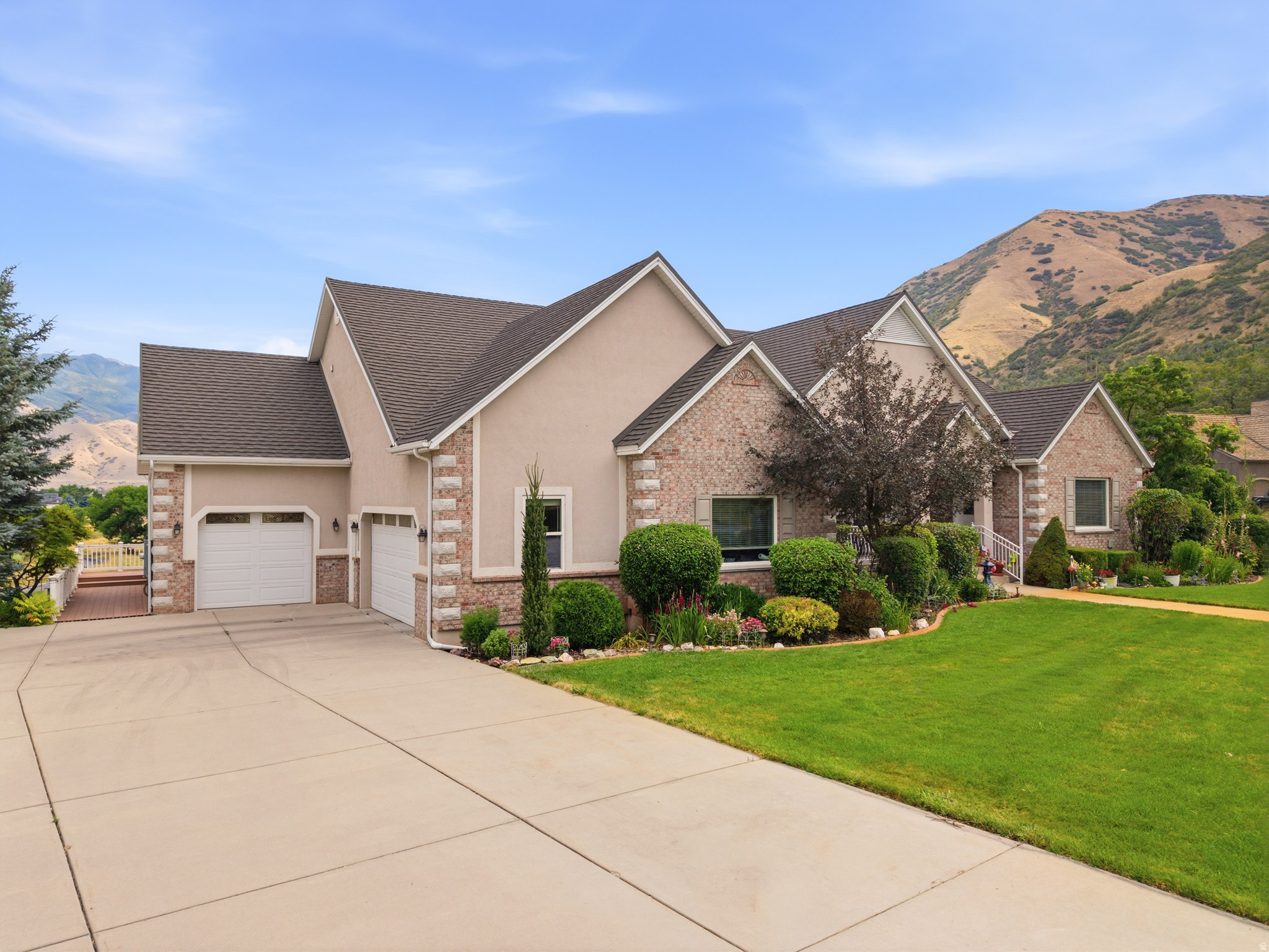 MAPLETON POND - Residential