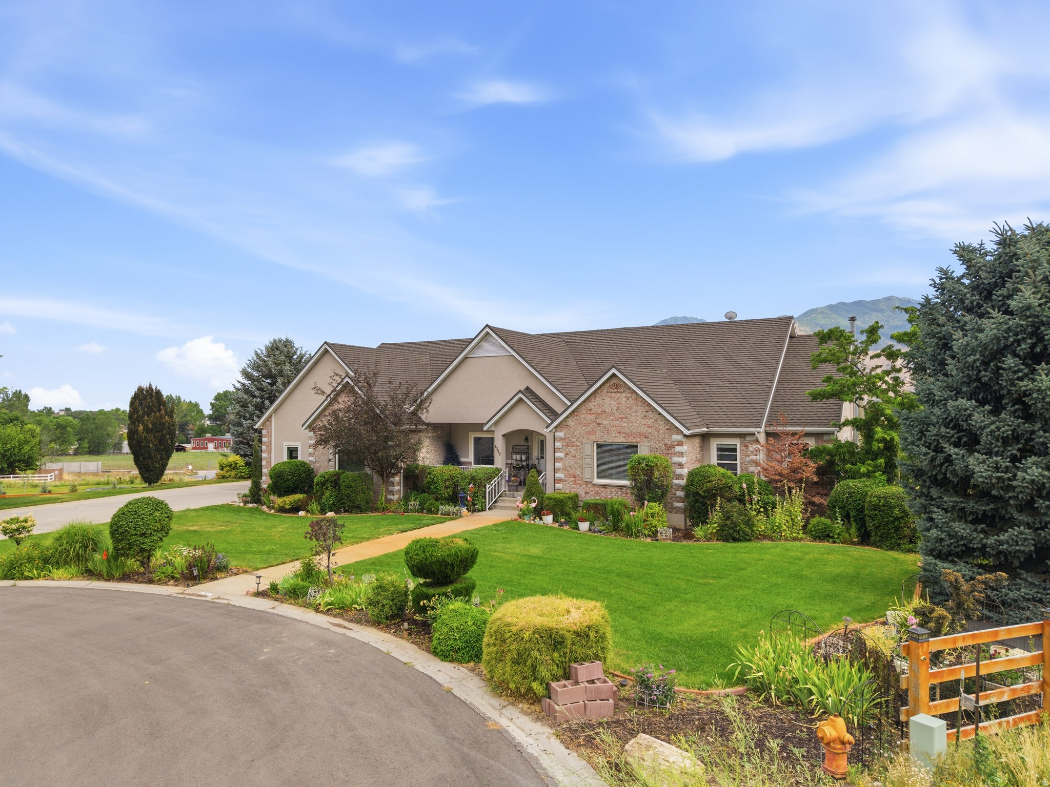 MAPLETON POND - Residential