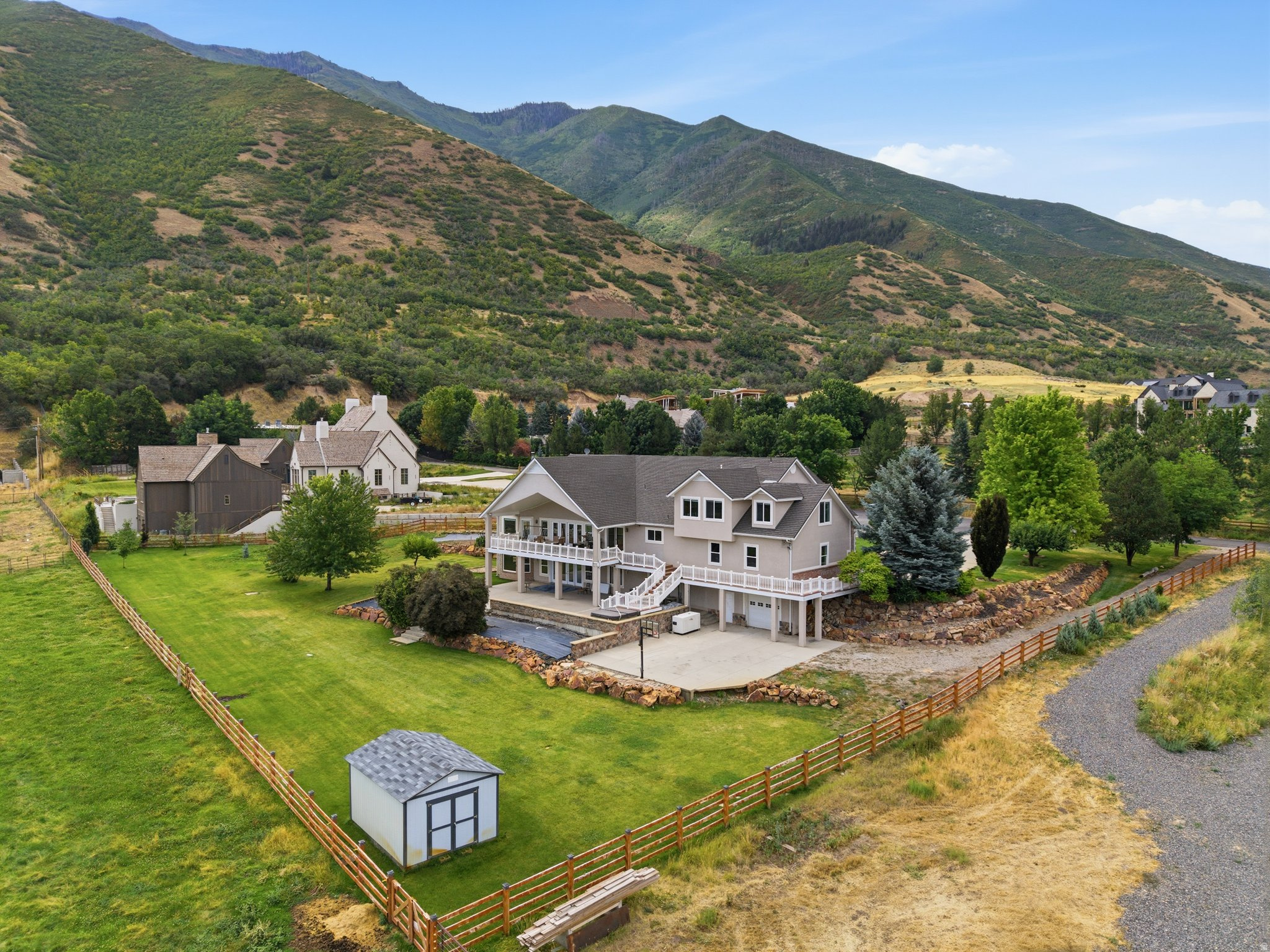 MAPLETON POND - Residential