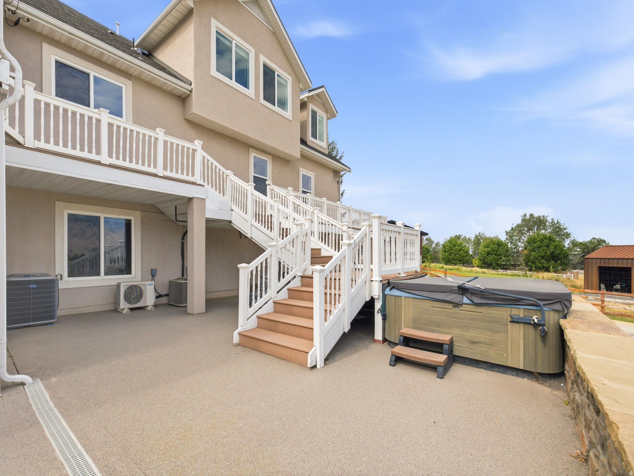 MAPLETON POND - Residential