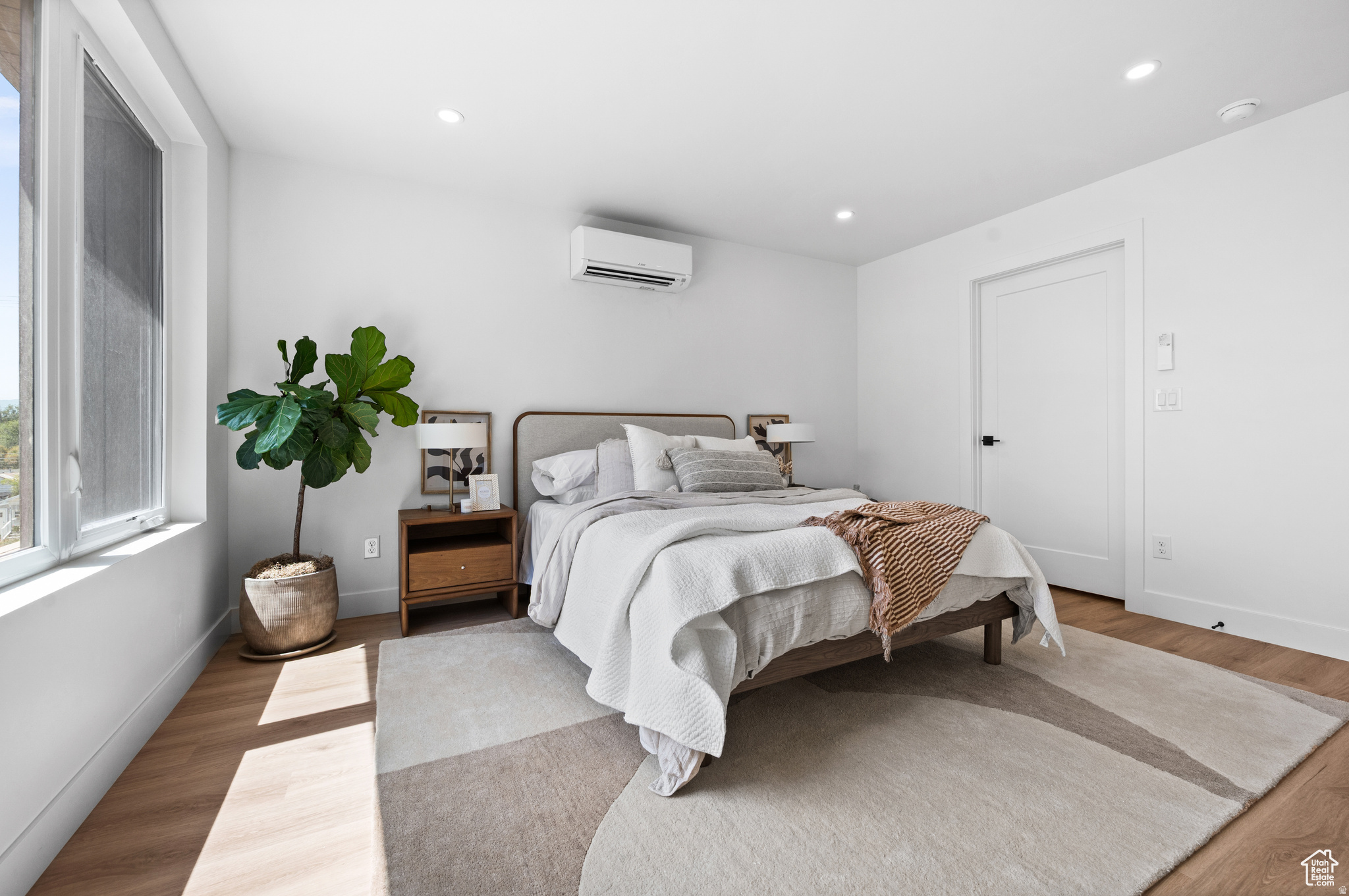 WOODLAND COMMONS - Residential