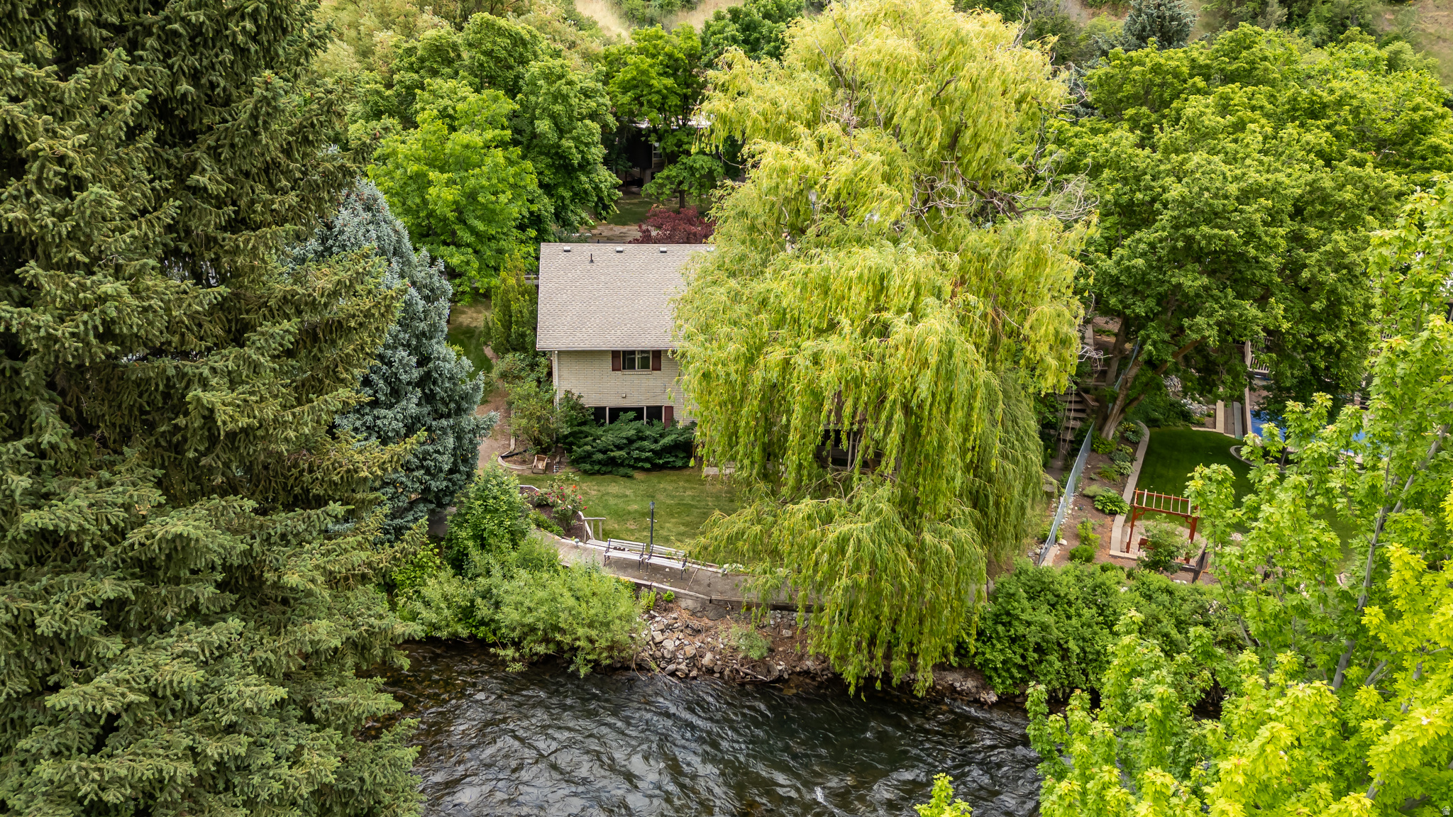 HIDDEN VILLAGE - Residential