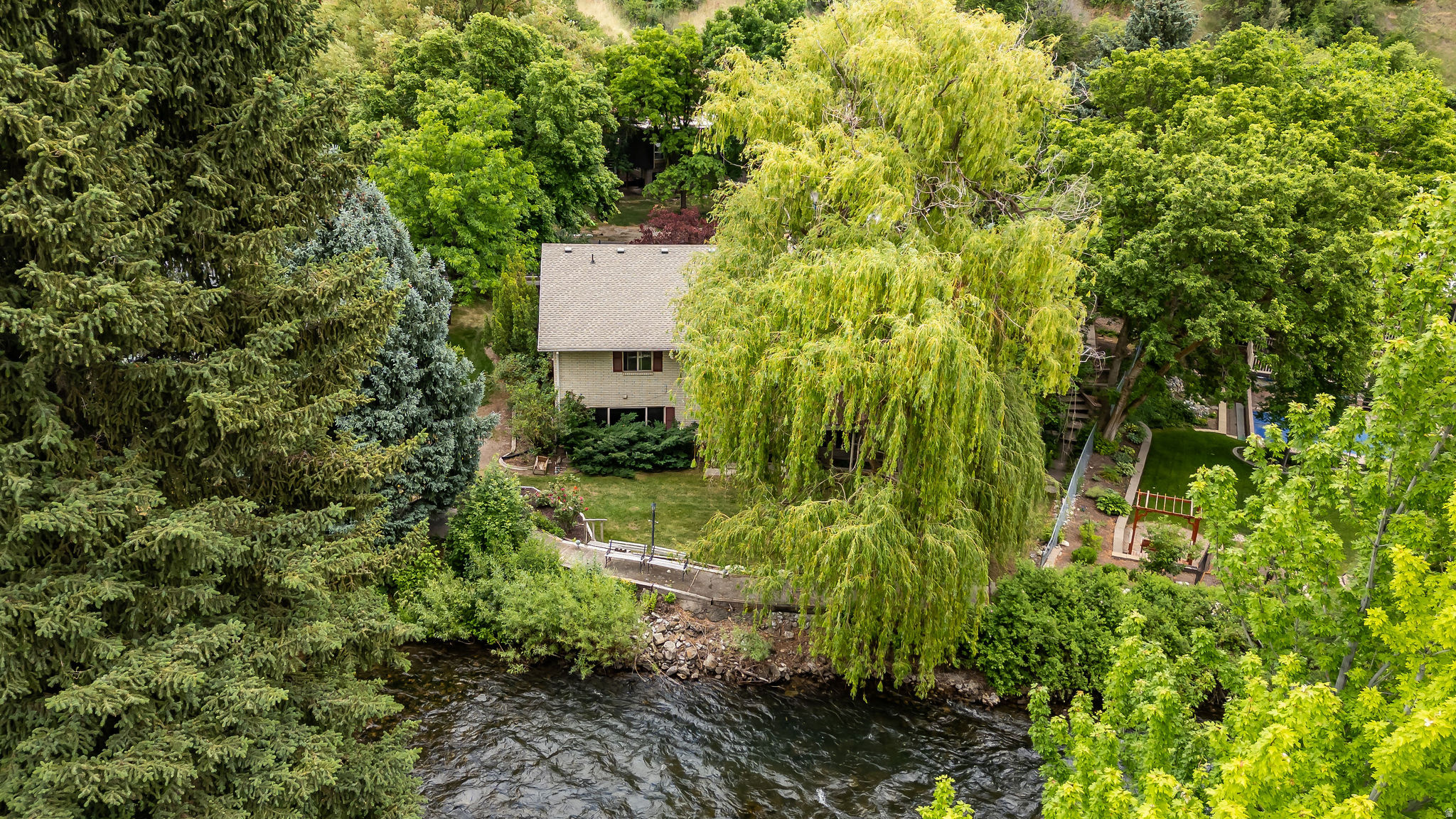 HIDDEN VILLAGE - Residential