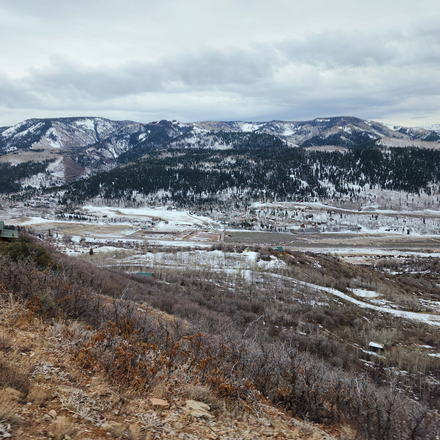 CANYON RIM - Land