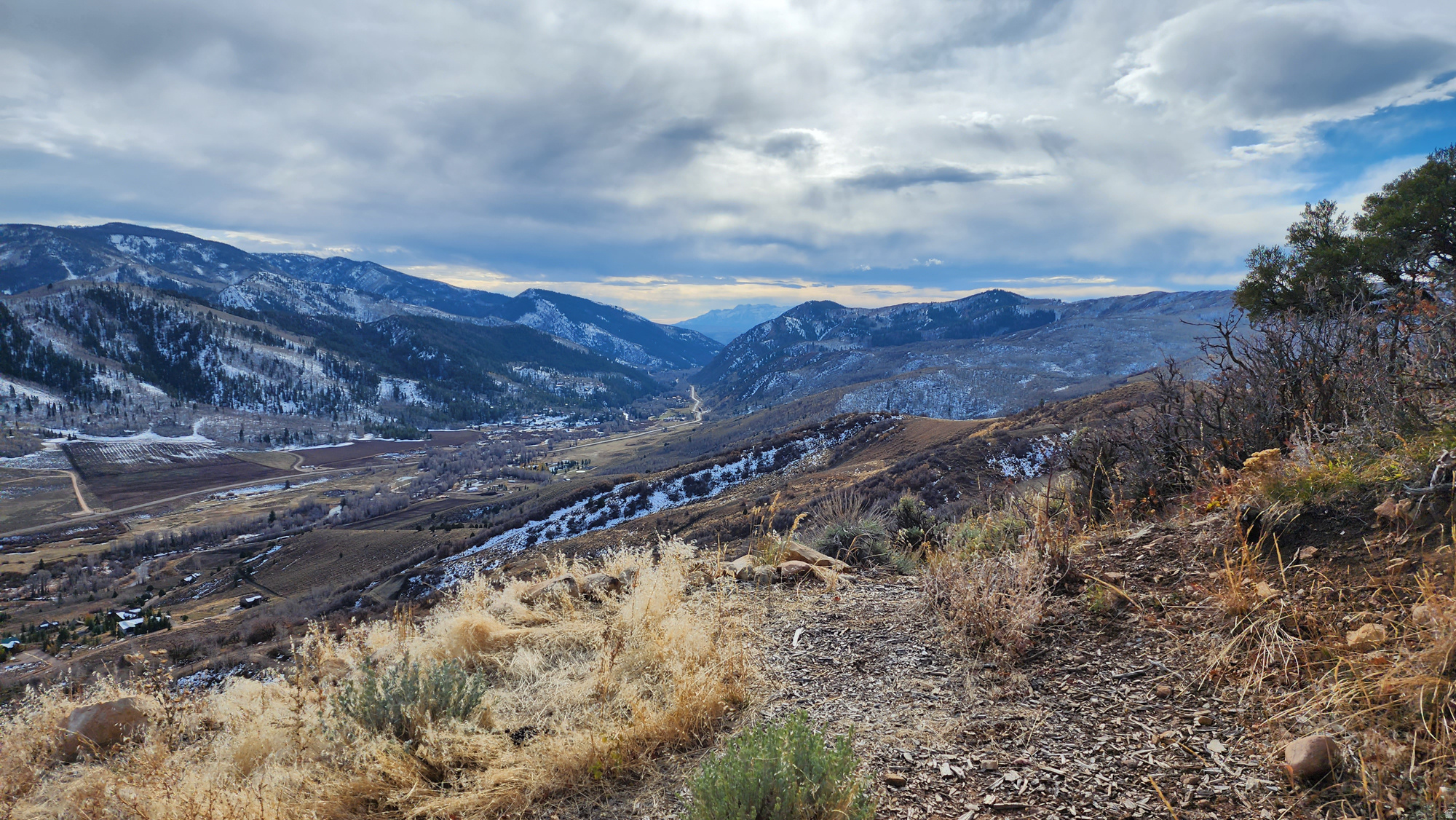 CANYON RIM - Land