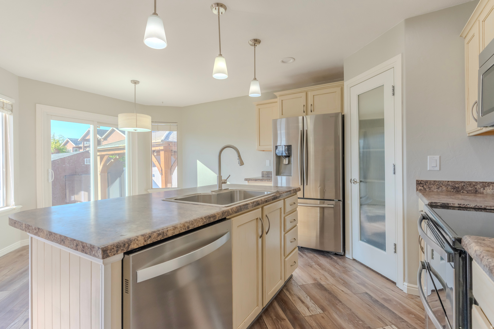 ROSE CREST - Residential