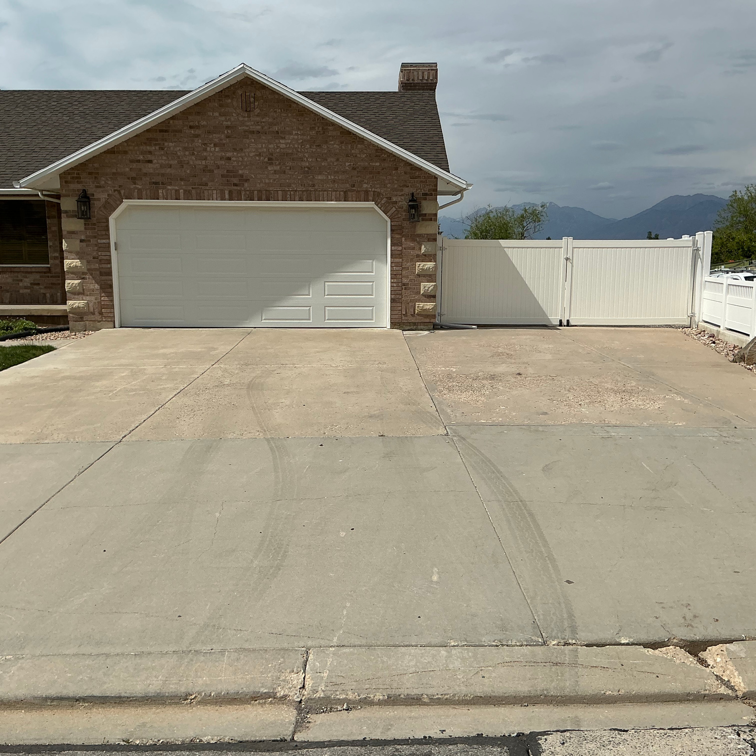 SALEM HILLS - Residential