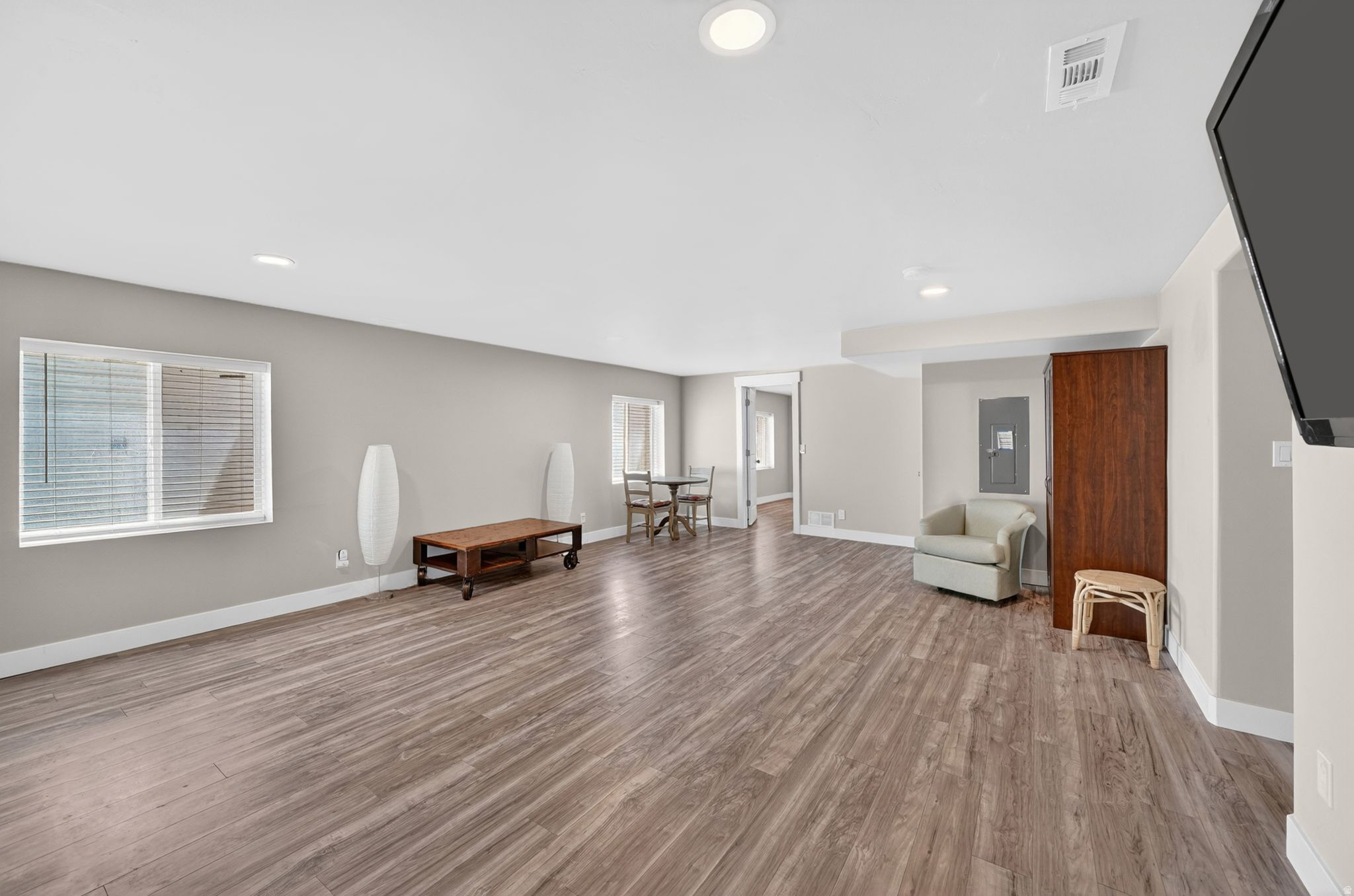 CEDAR CORNERS - Residential