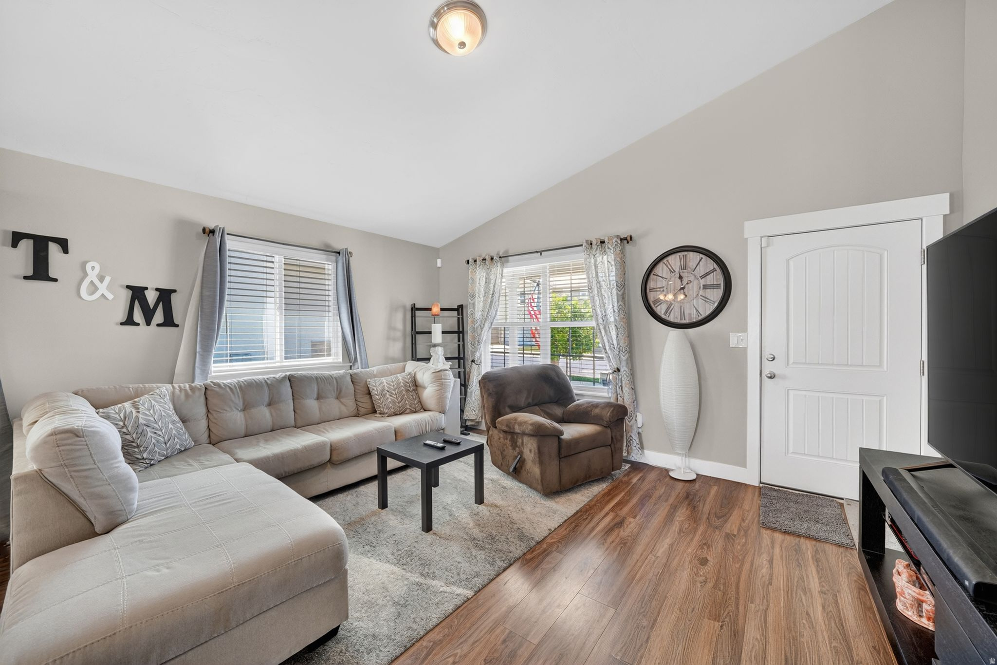 CEDAR CORNERS - Residential