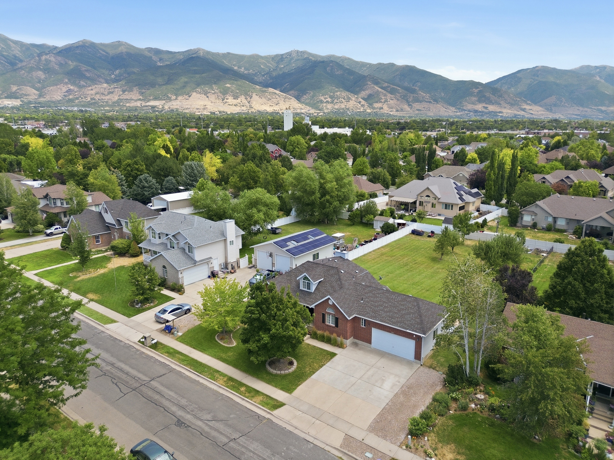 CIRCLE J ESTATES - Residential