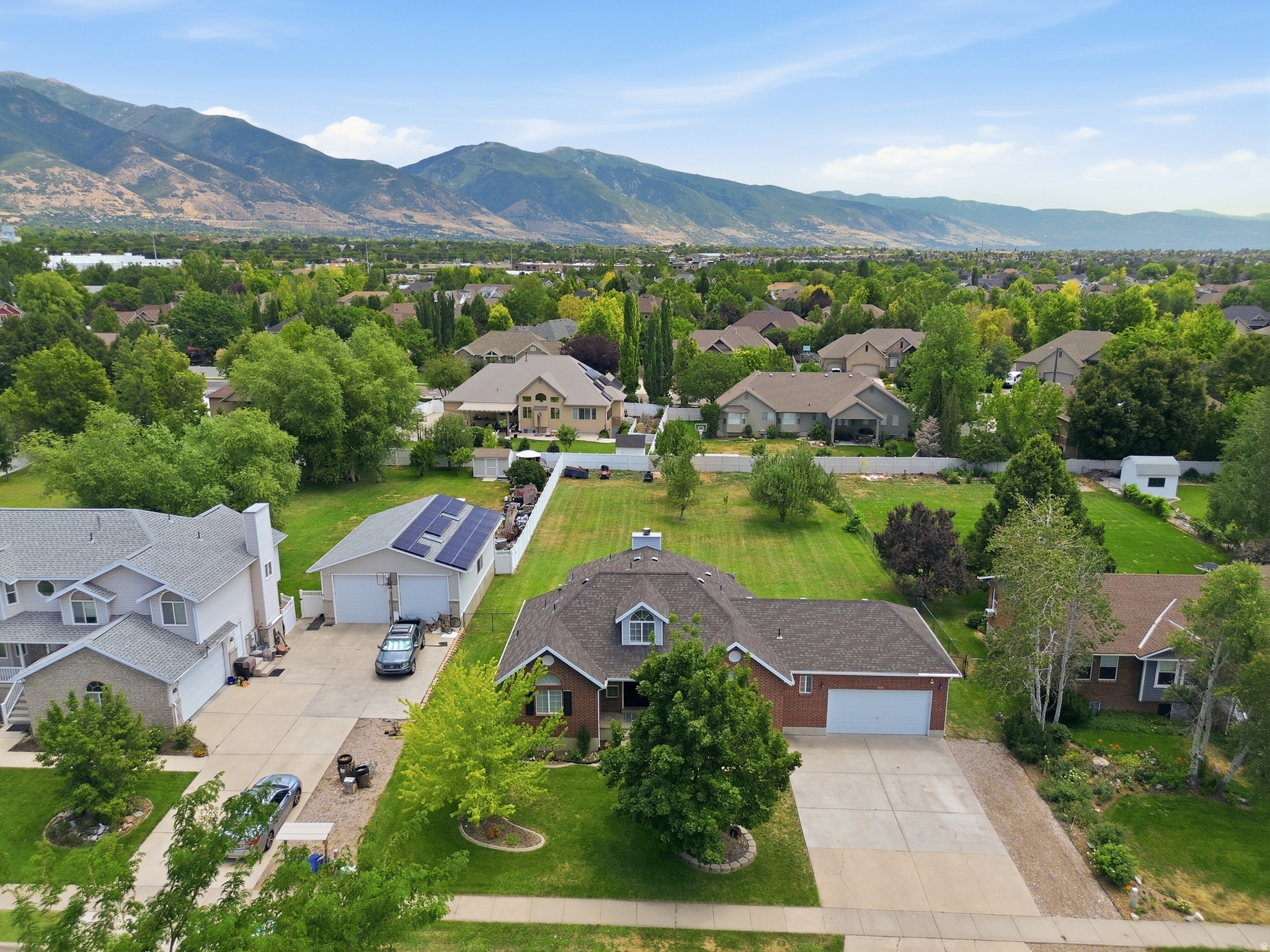 CIRCLE J ESTATES - Residential