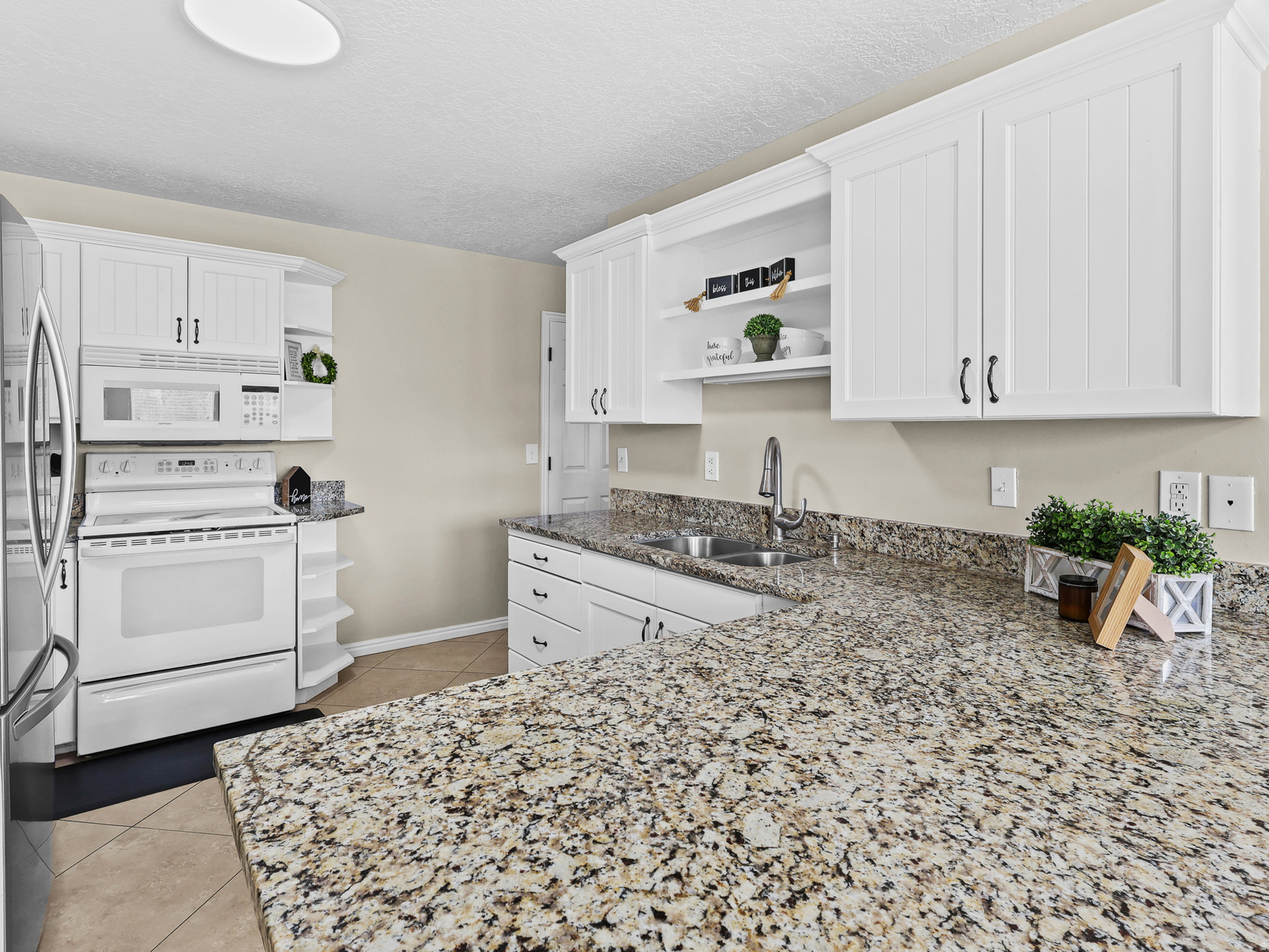 CIRCLE J ESTATES - Residential