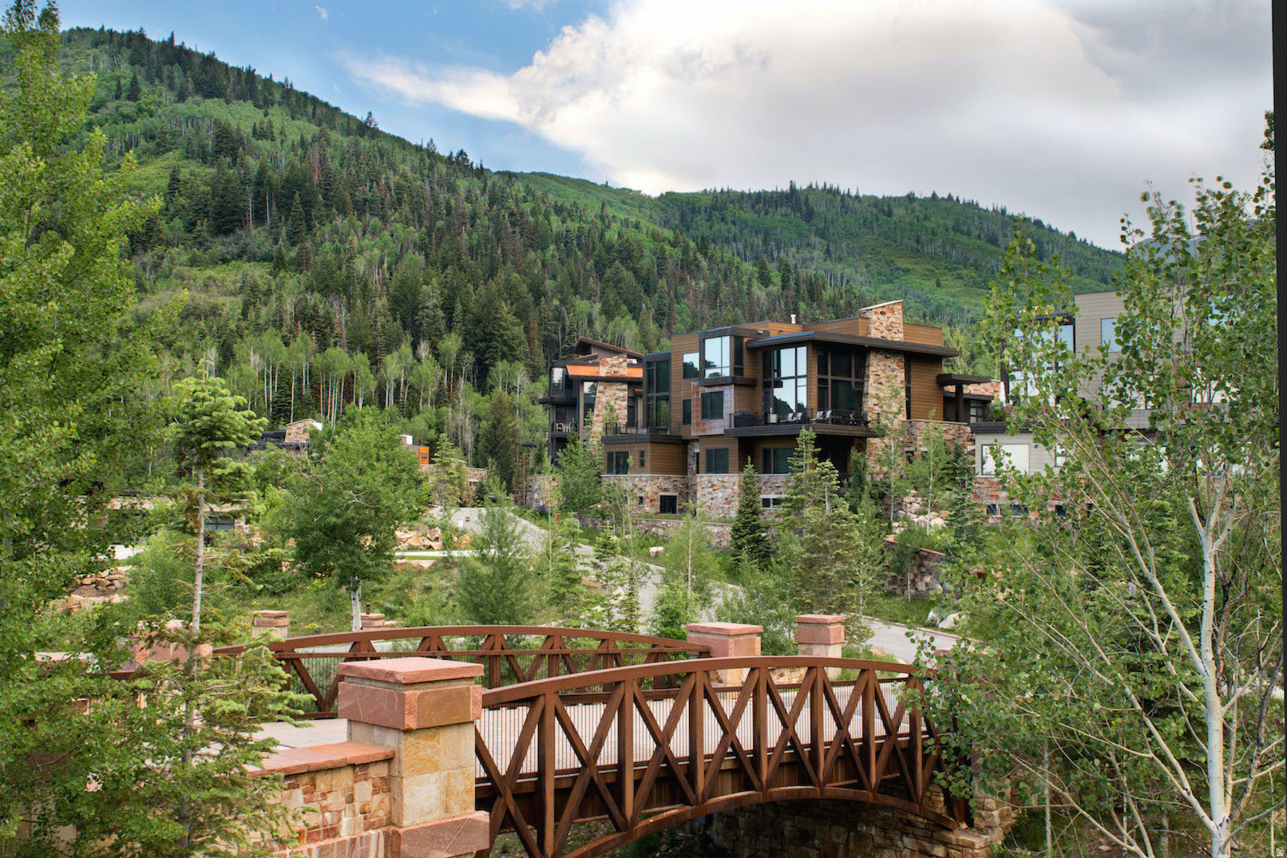 ENCLAVE AT SUN CANYON - Residential