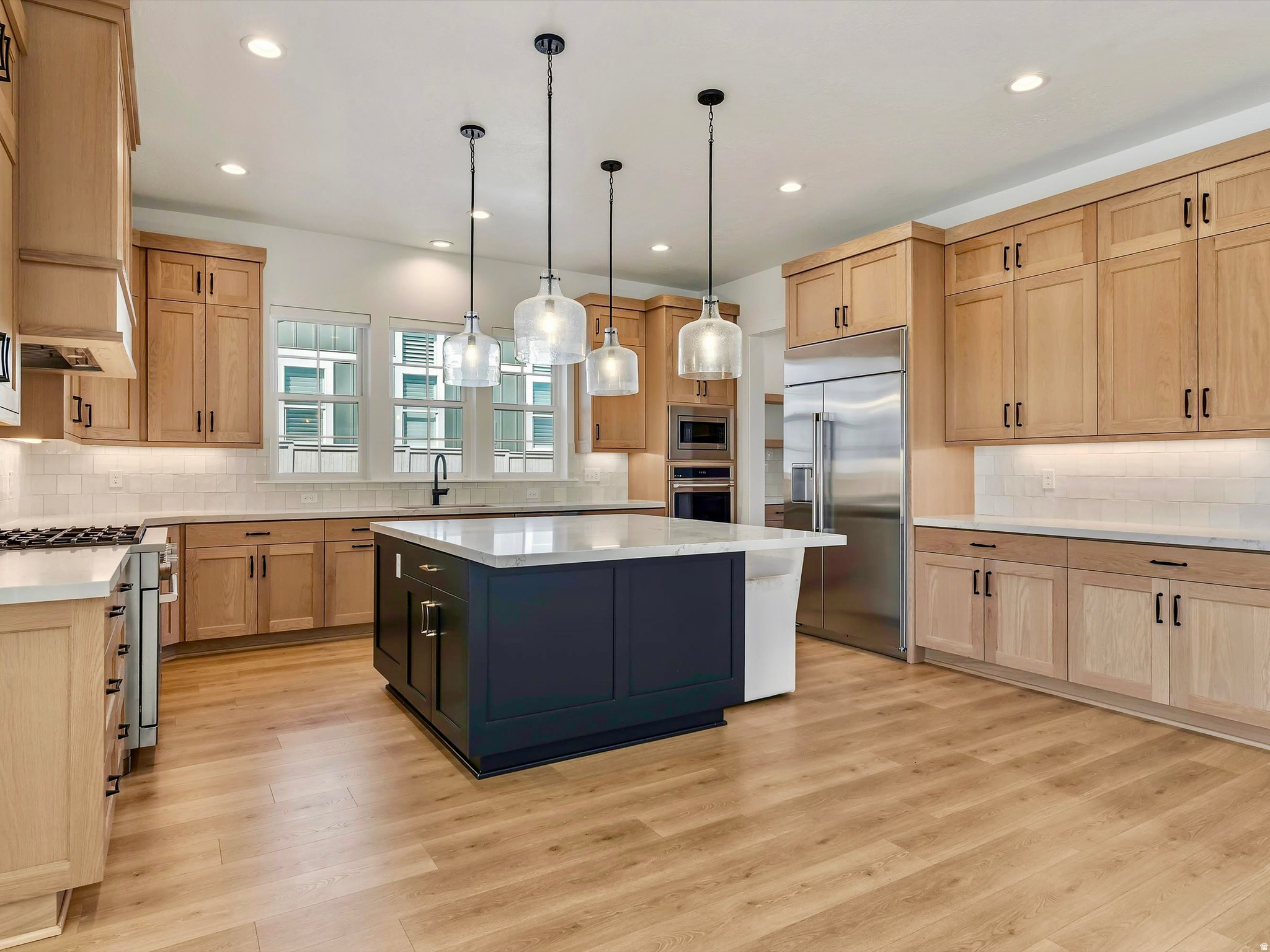 BEACON POINTE - Residential