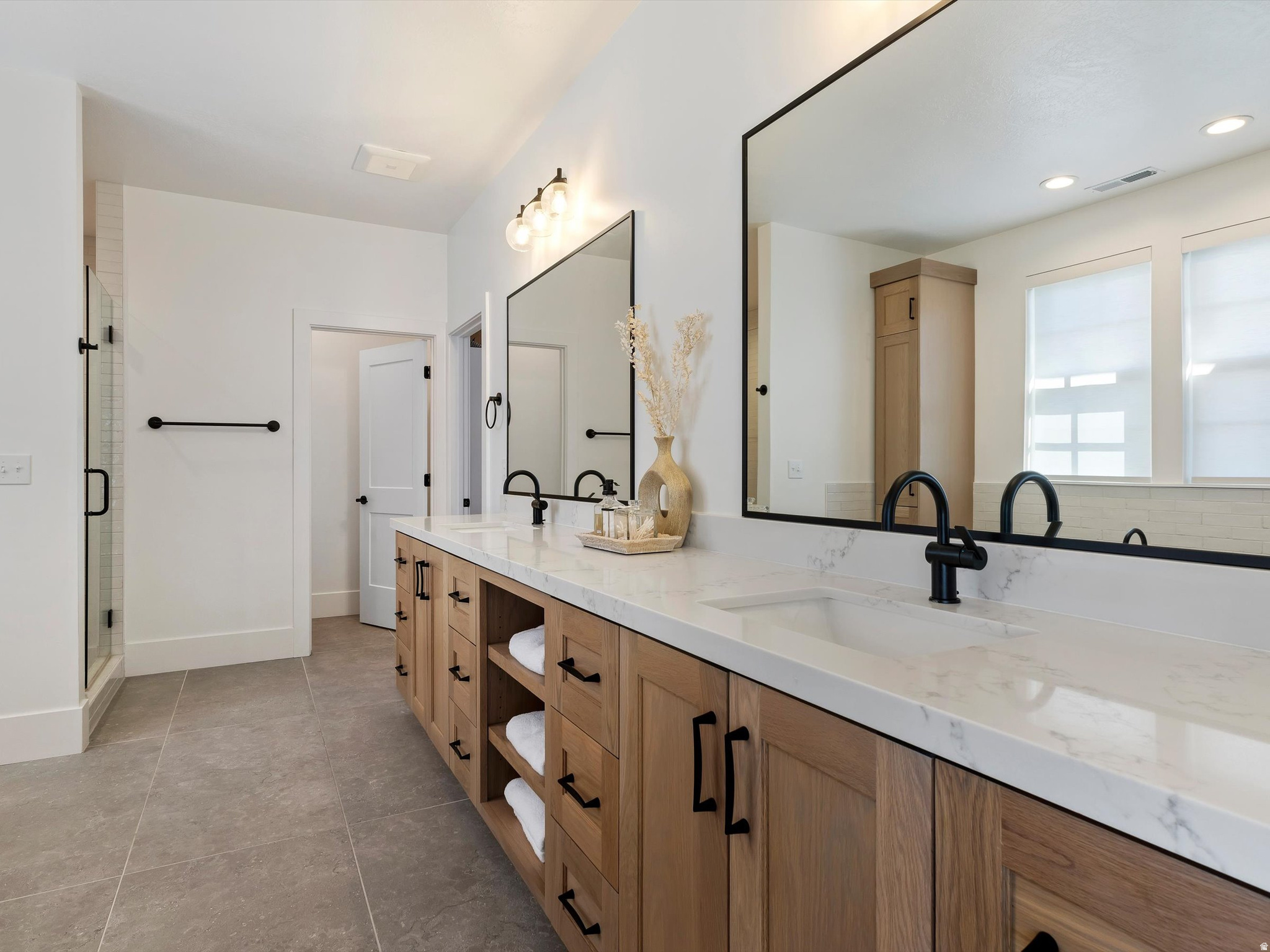BEACON POINTE - Residential