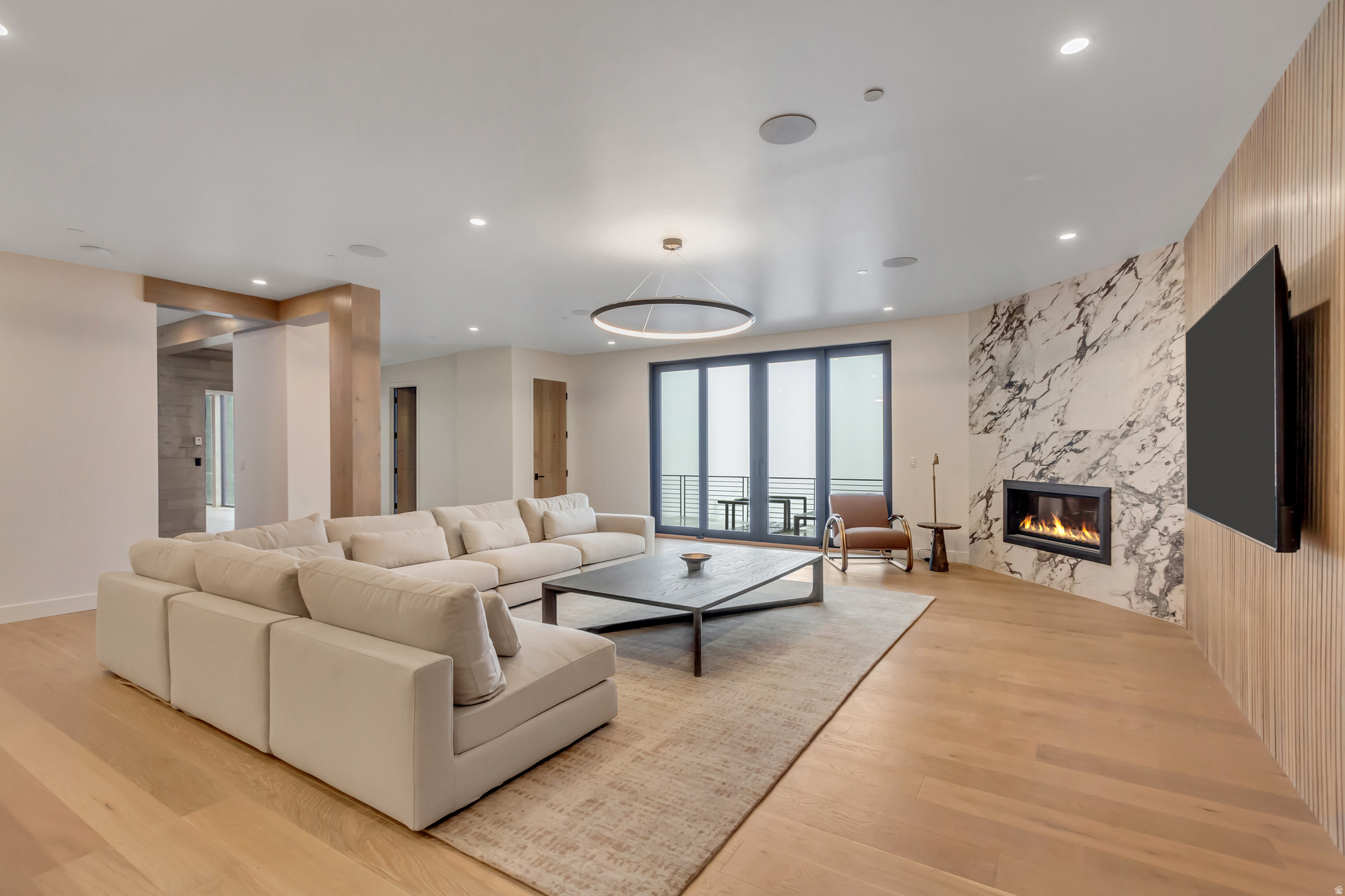 PROMONTORY PAINTED SHORES - Residential