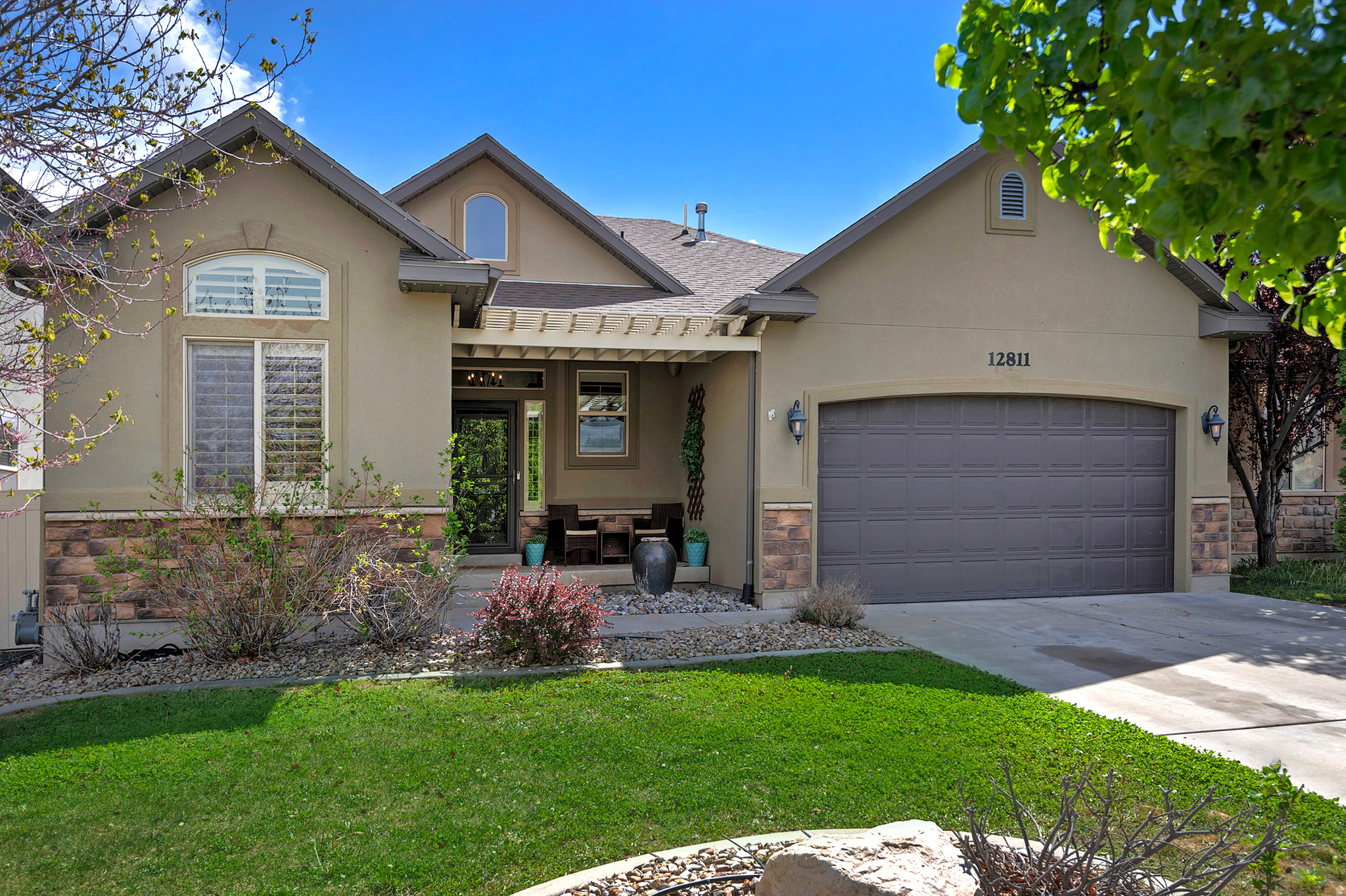Immaculate and well-cared for rambler, nestled on a generously sized, fully fenced lot with no backyard neighbors for exceptional privacy and serene evenings. This spacious home offers over 3,200 square feet of bright, open living space, featuring five bedrooms and three bathrooms. The lower level includes a expansive entertainment room complete with a wet bar, perfect for hosting gatherings. Ideally situated just moments from shopping, entertainment, parks, and a variety of dining options.