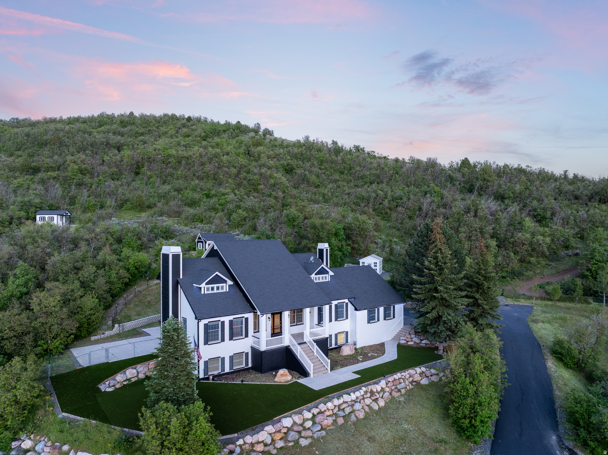 GREEN HILL COUNTRY - Residential