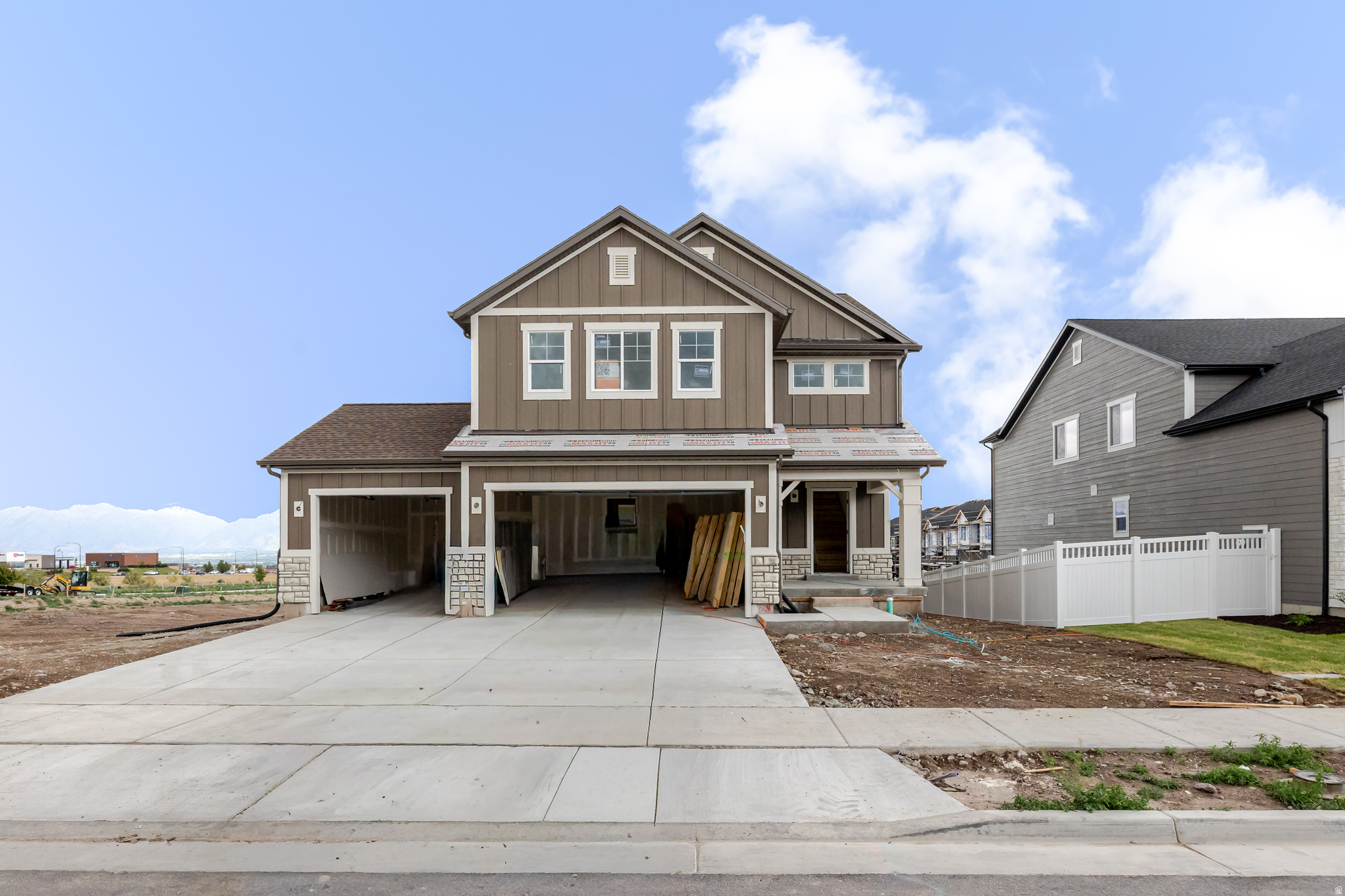 MOUNTAIN RIDGE - Residential