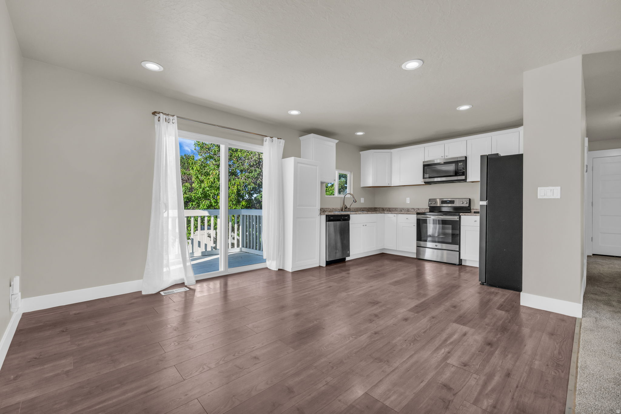 WESTVIEW TER - Residential